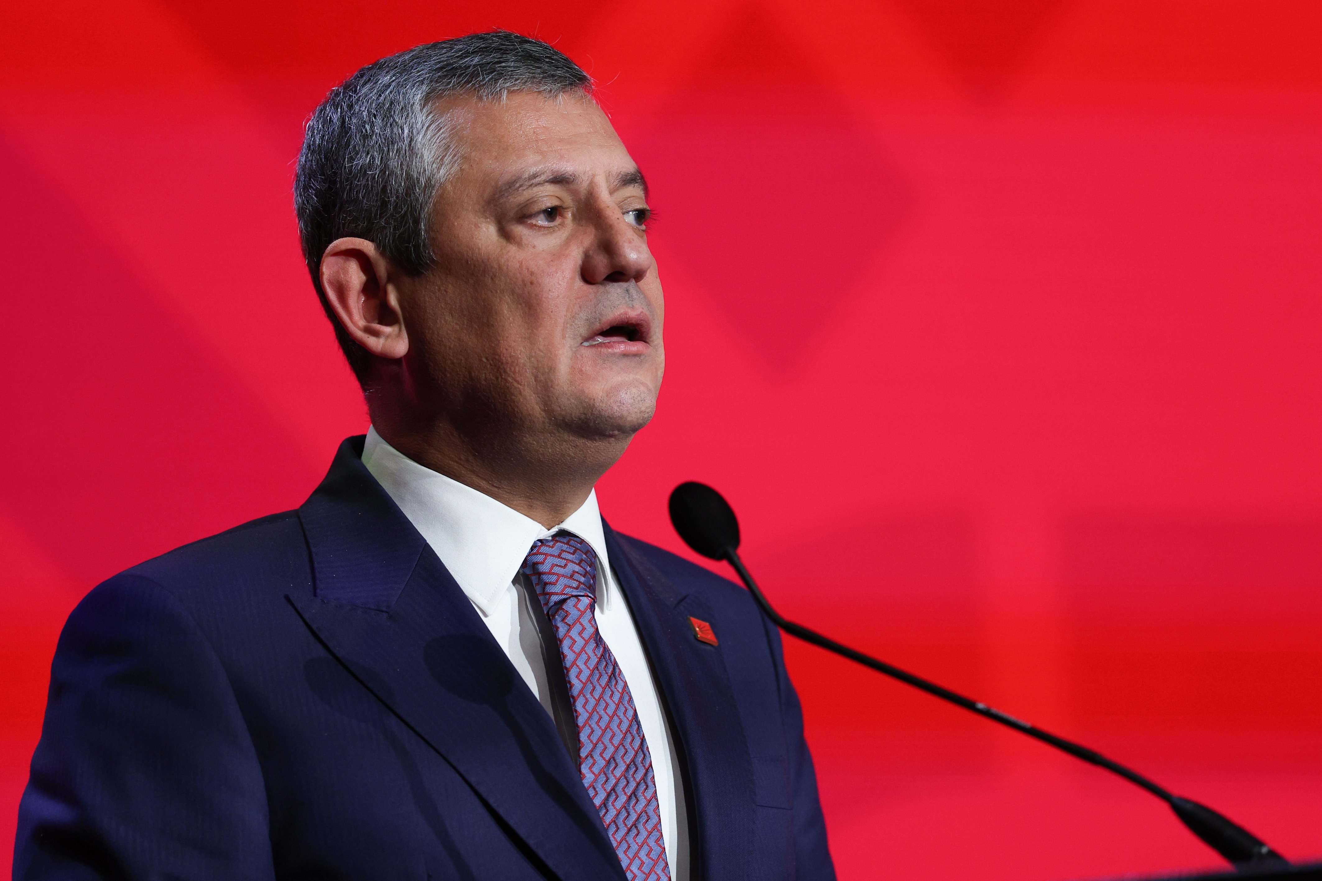 Özgür Özel PES Kongresi