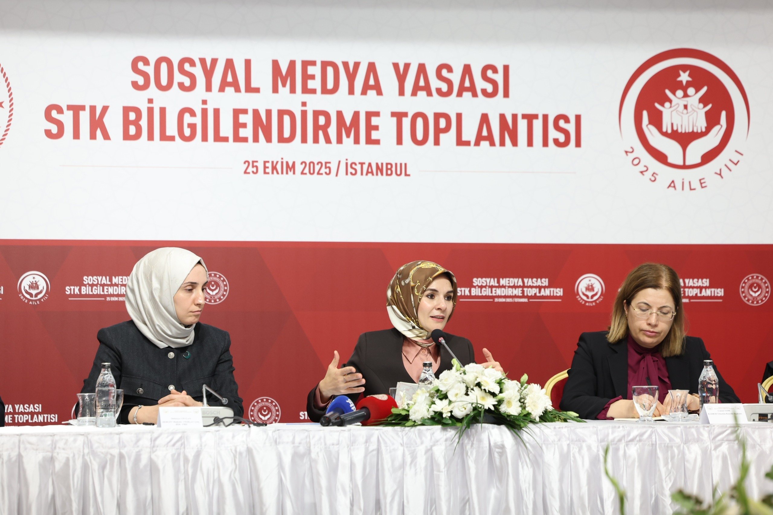 Bakan Göktaş konuşma yapıyor