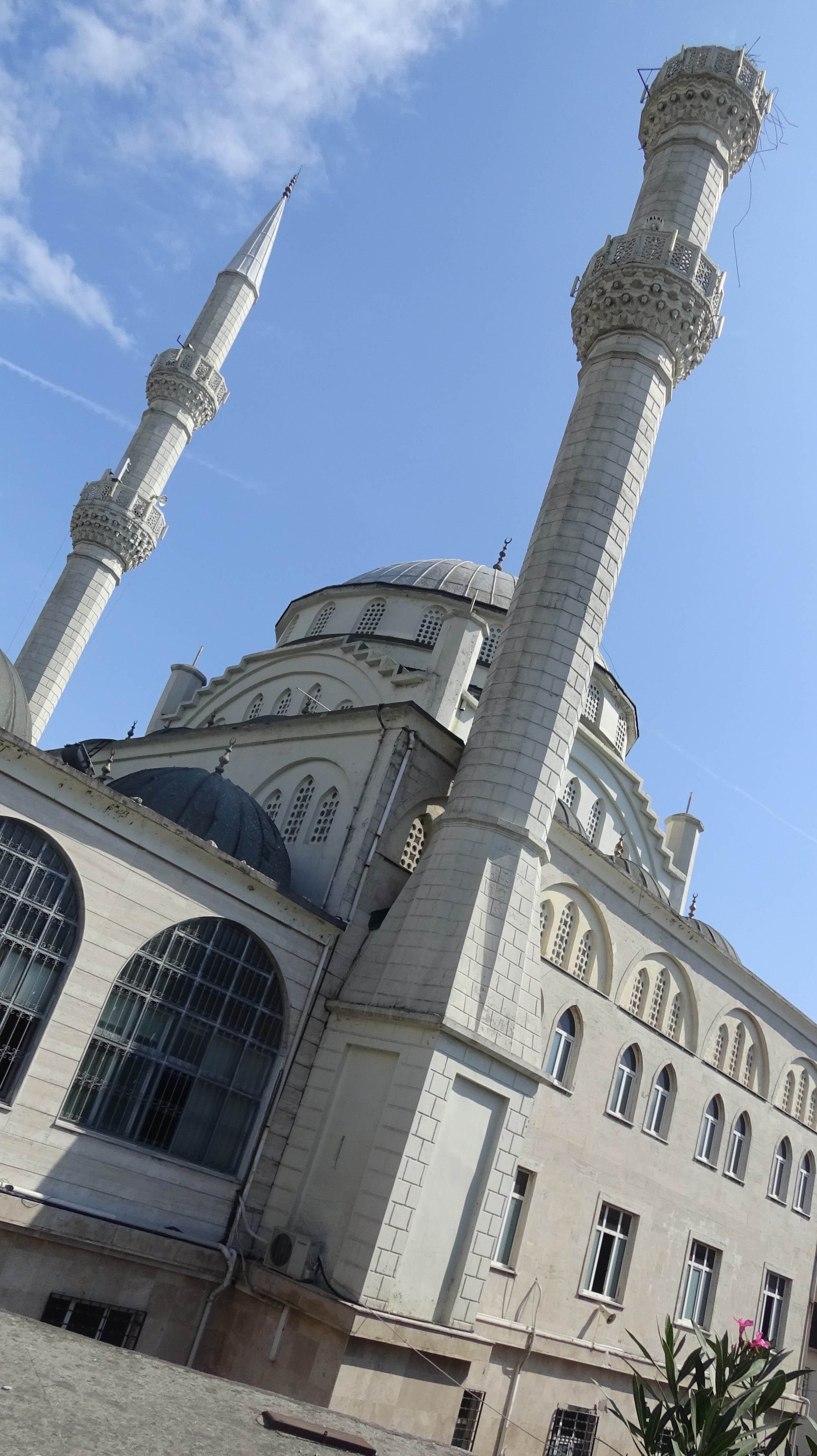 Cami inşaat alanı