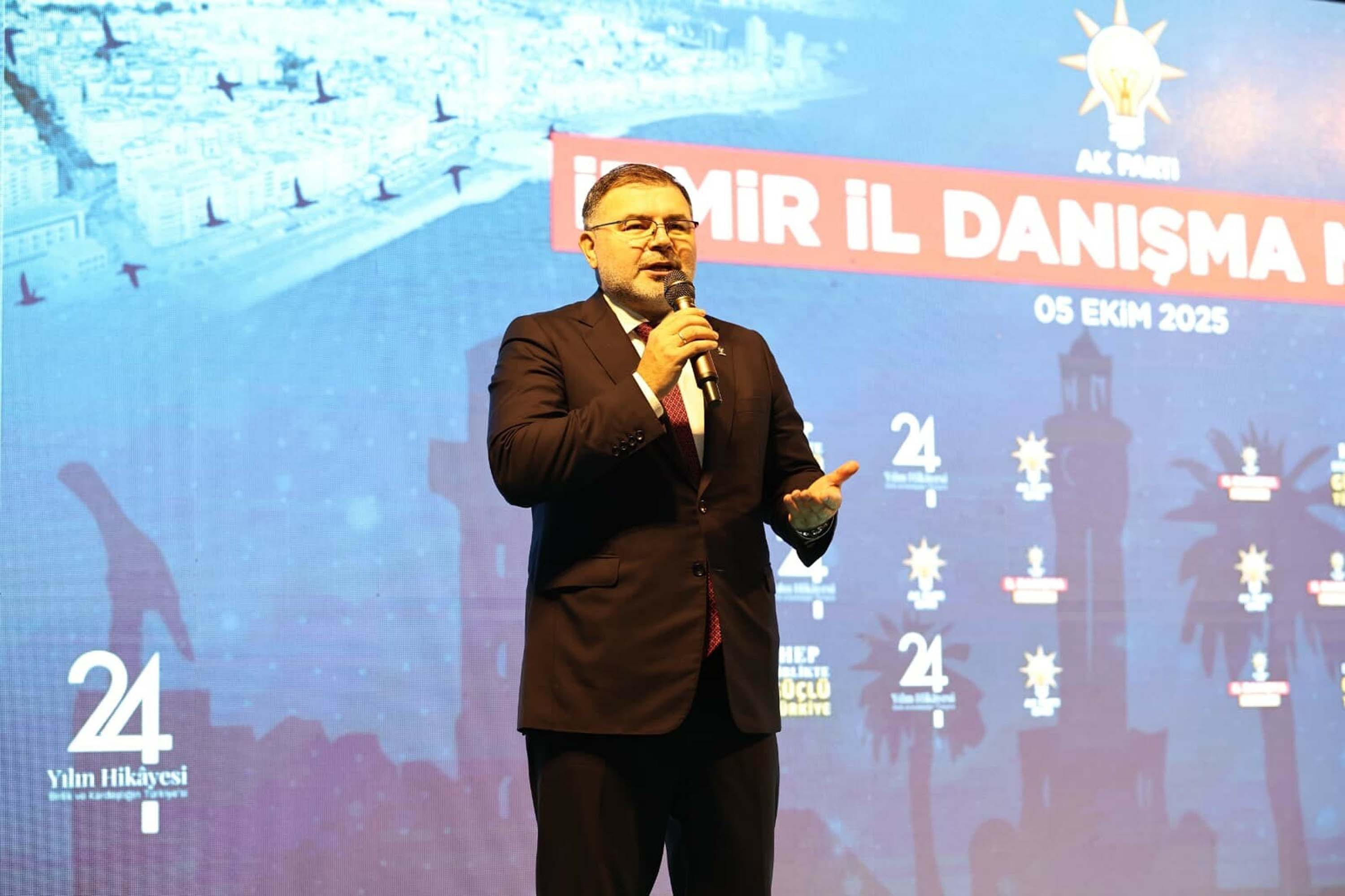 AK Parti Toplantı Katılımcıları