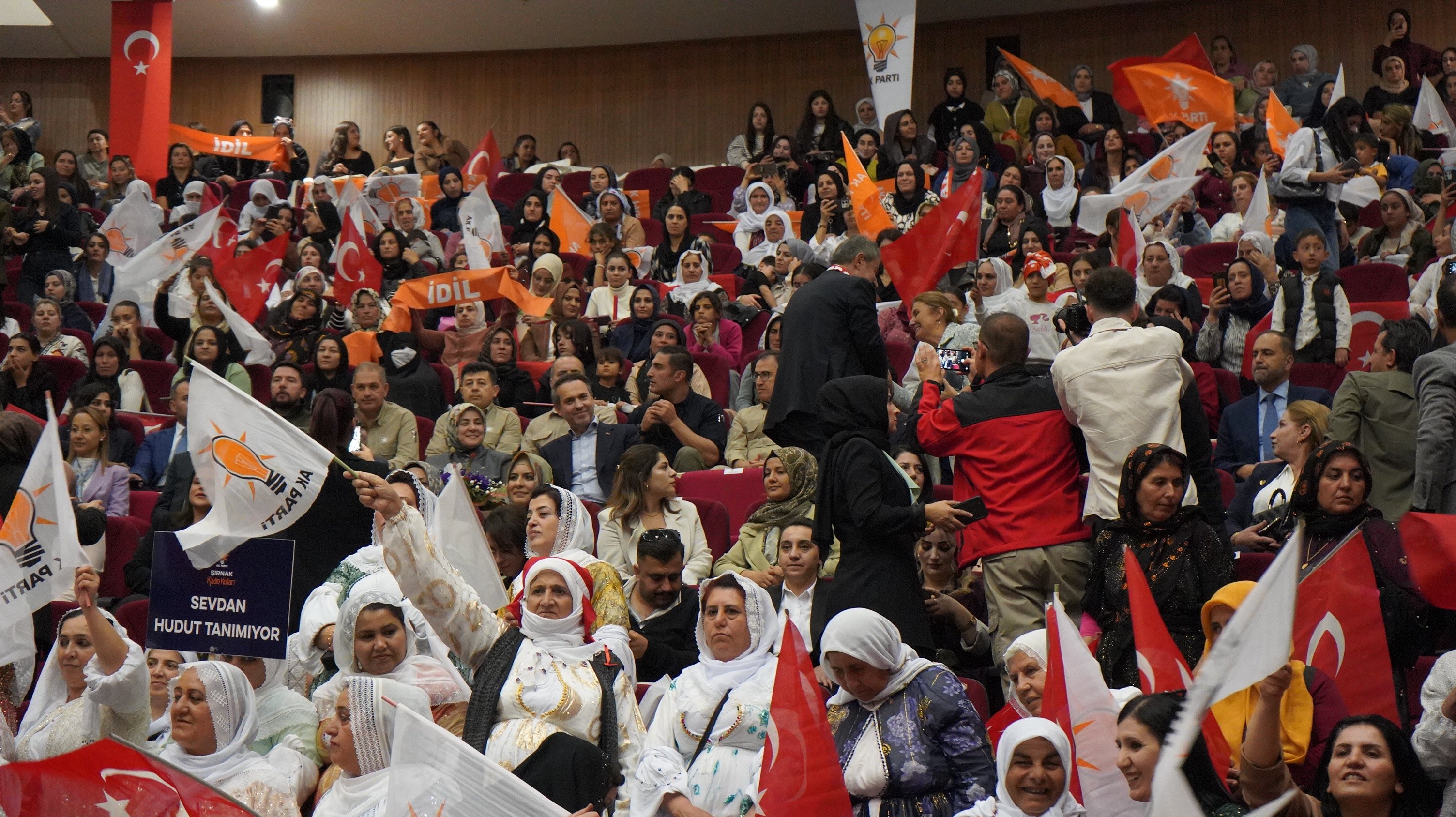 AK Parti kadın kolları