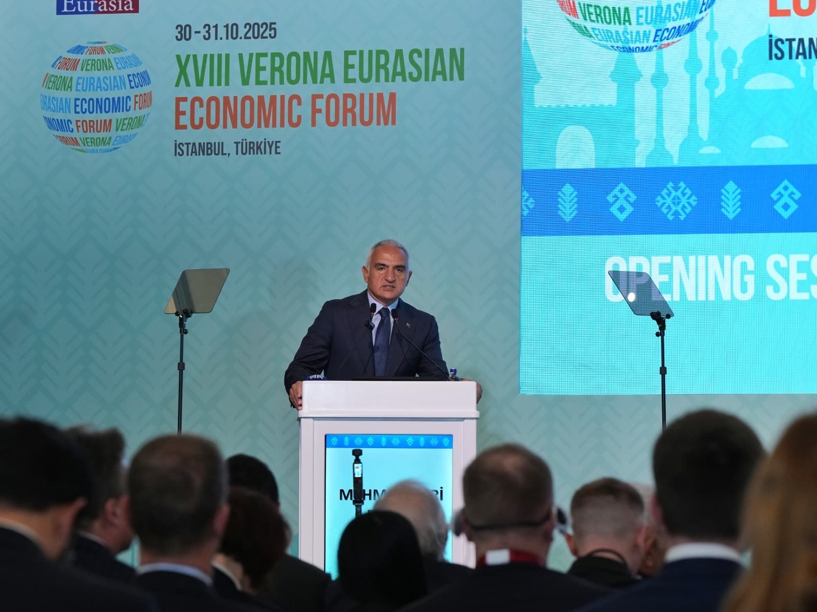 Bakan Mehmet Nuri Ersoy