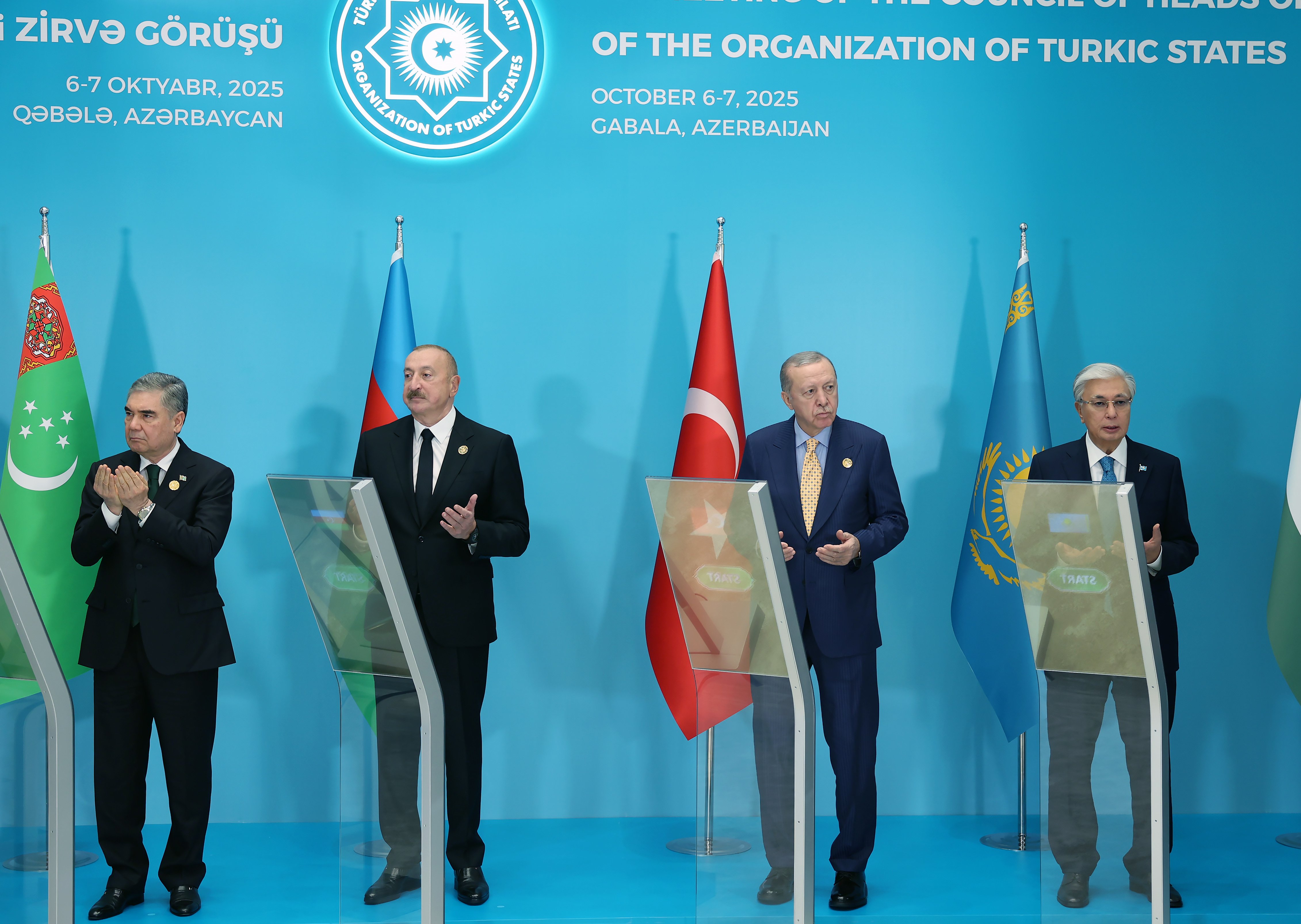 Türk Devletleri Teşkilatı liderler aile fotoğrafı