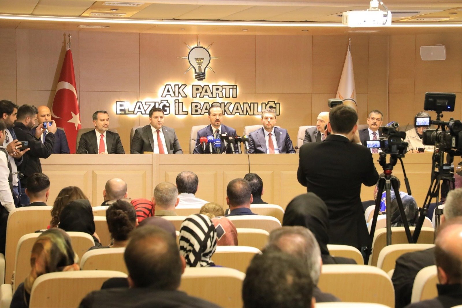 Kürşad Zorlu Türk Devletleri