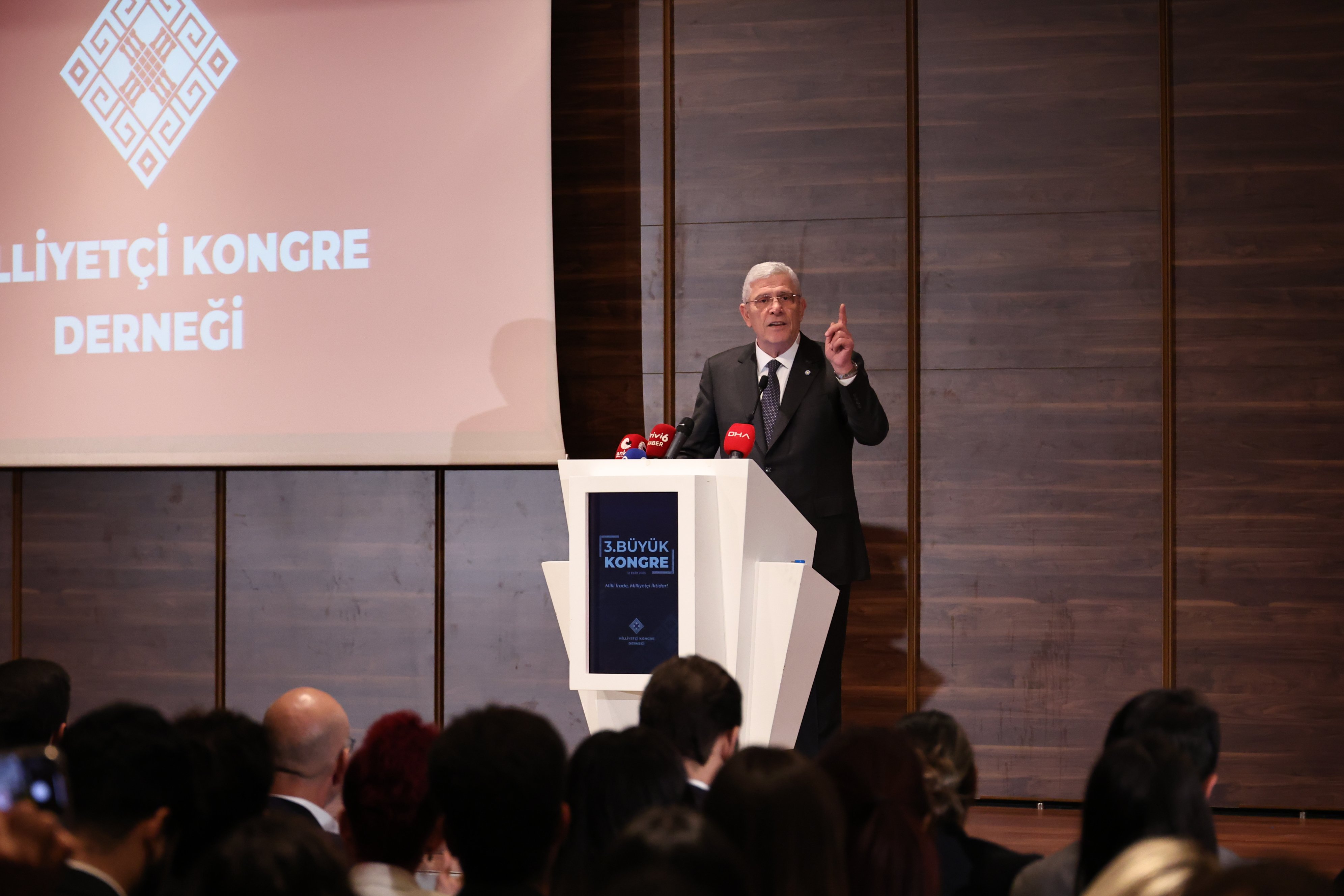 Müsavat Dervişoğlu Ümit Özdağ