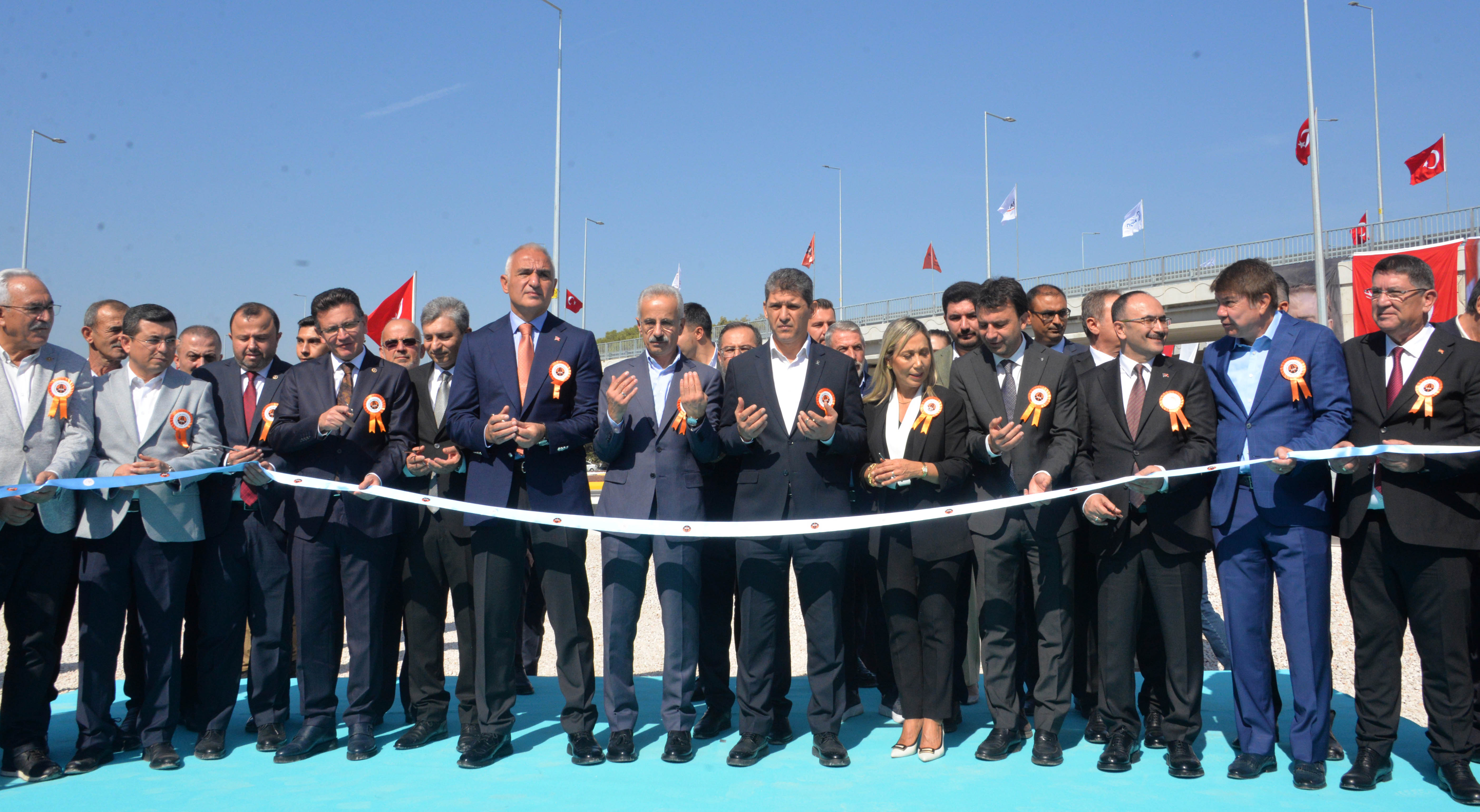 Bakanlar Uraloğlu ve Ersoy kavşak açılışında