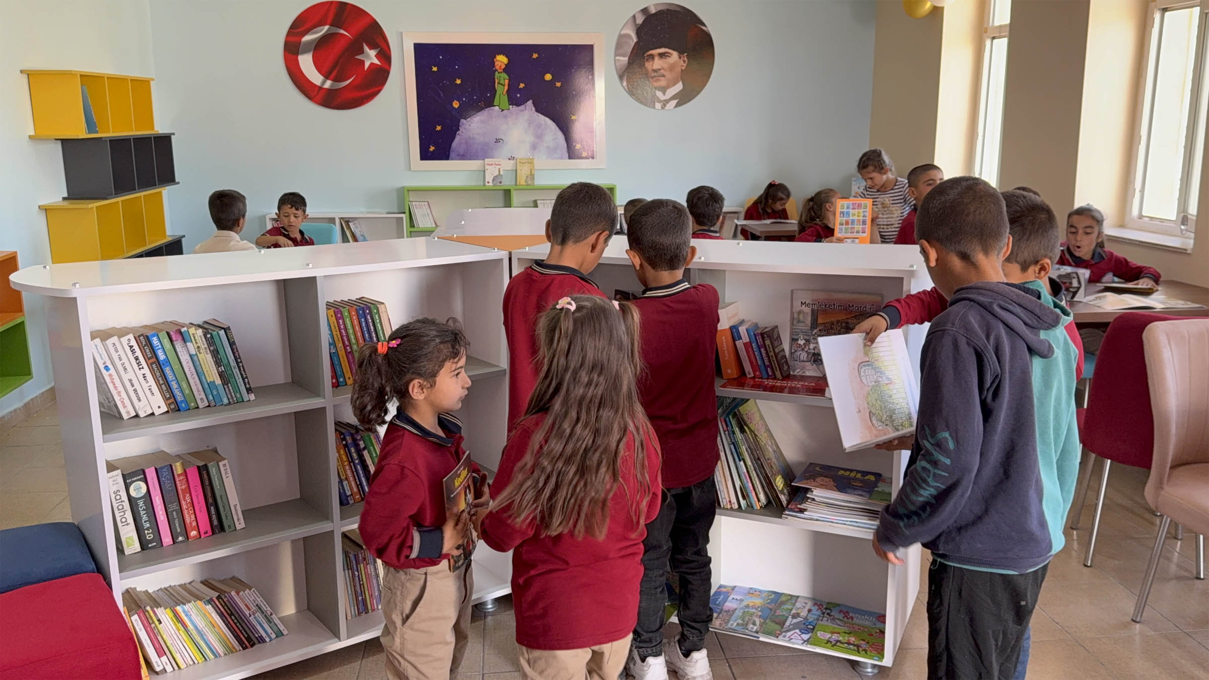 Muhtar Veysi Tasman konuşma yapıyor