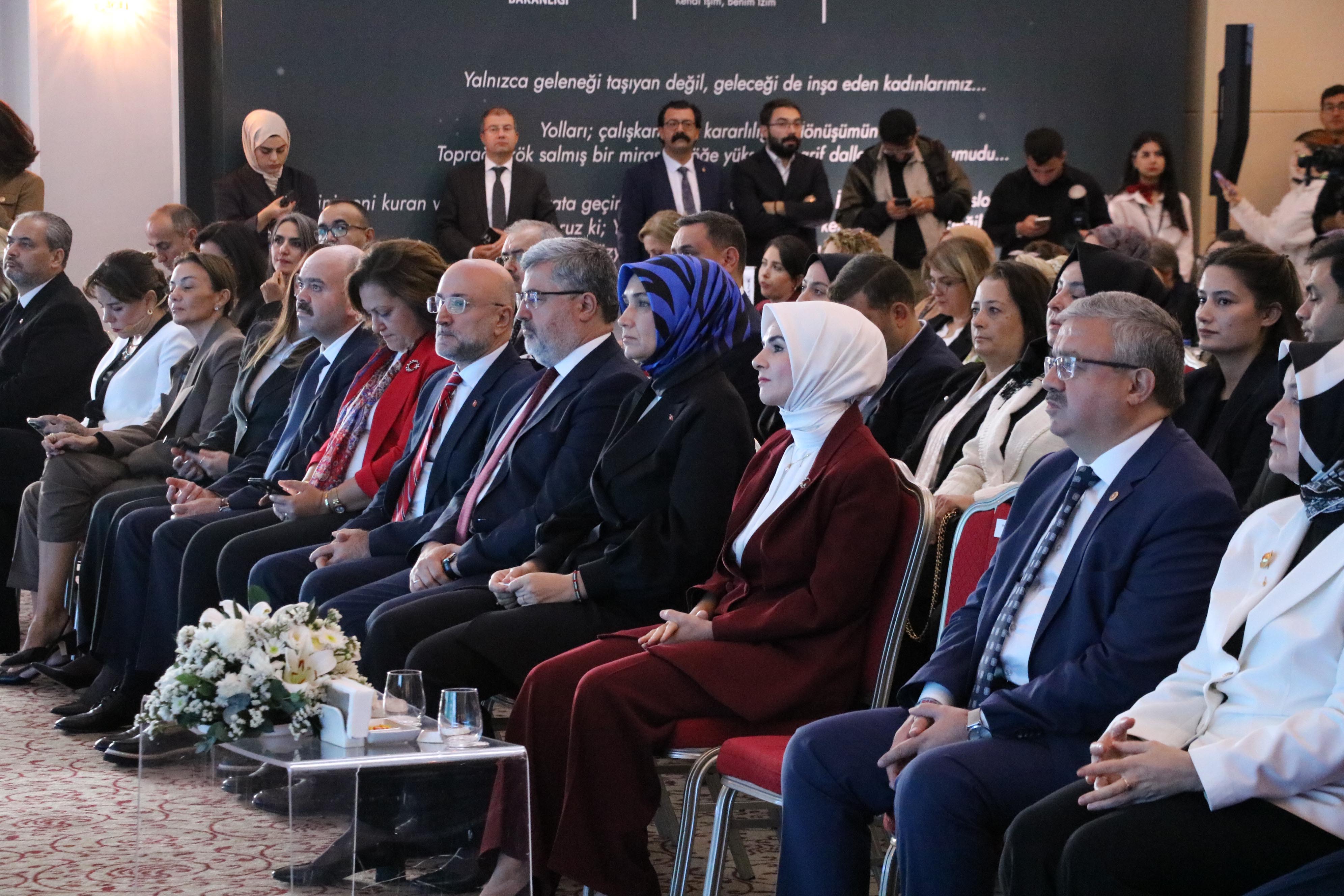 Bakan Mahinur Özdemir Göktaş