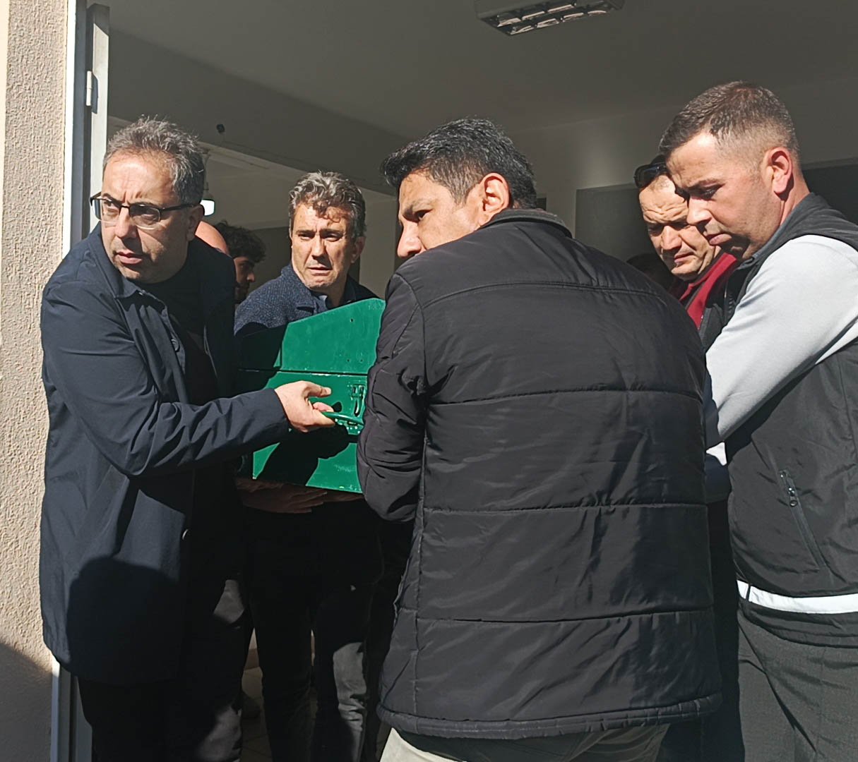 Cenaze töreni katılımcıları