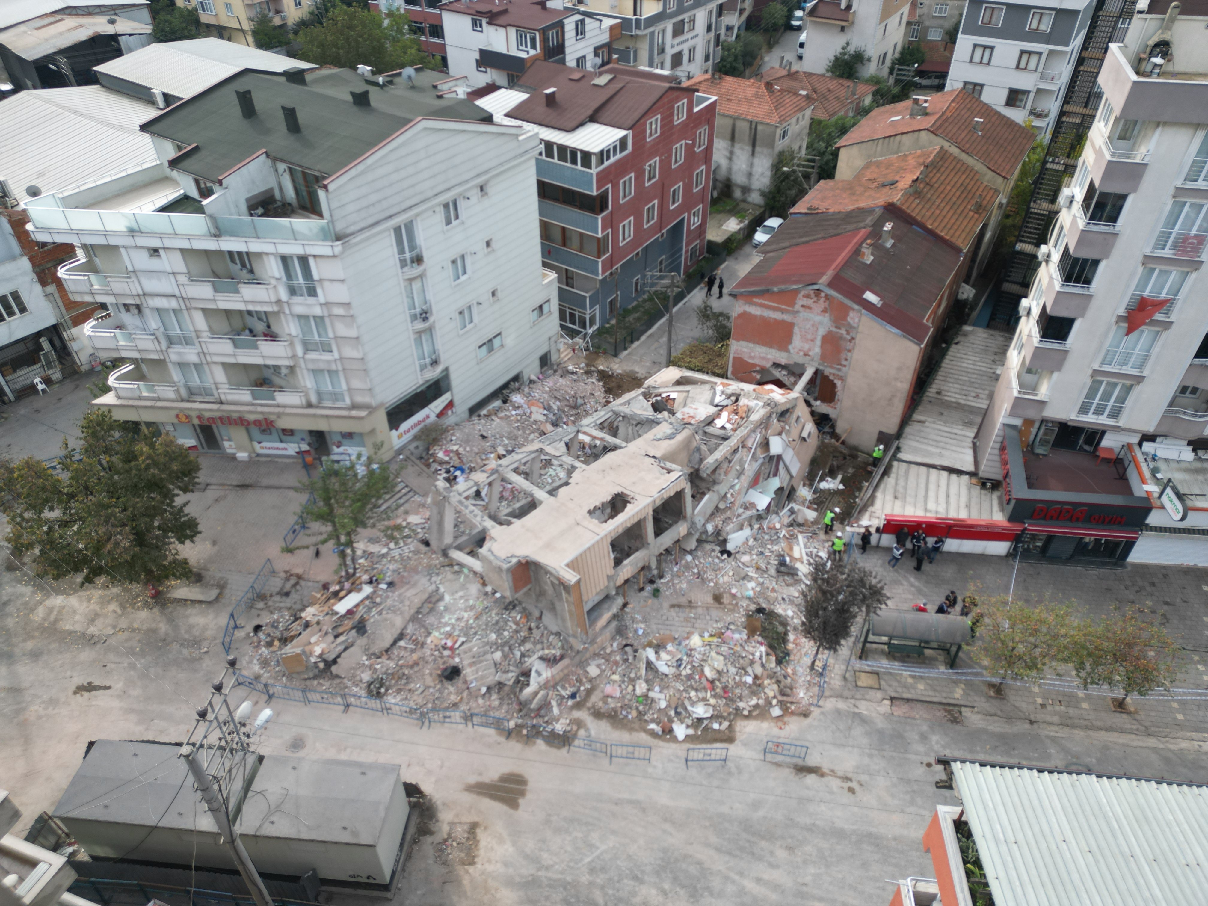 Gebze enkaz altı arama kurtarma