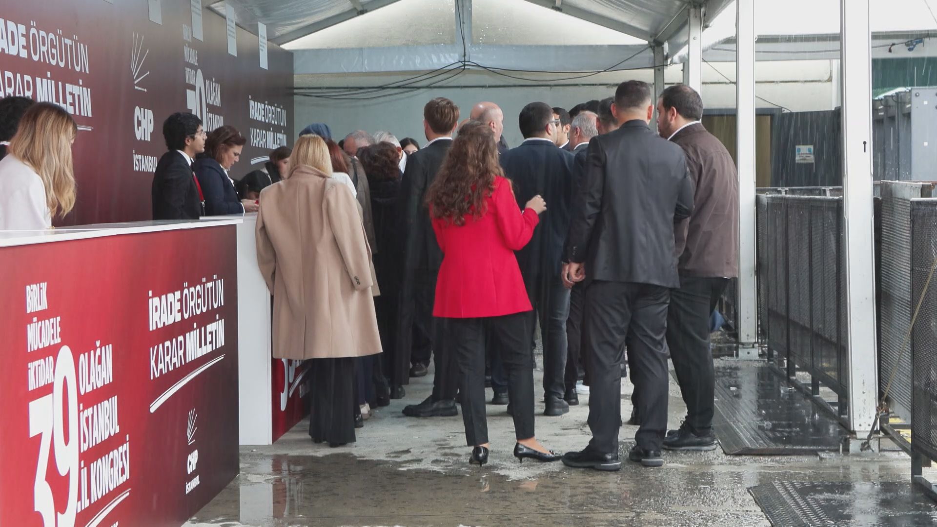 CHP delegeleri kongre alanında