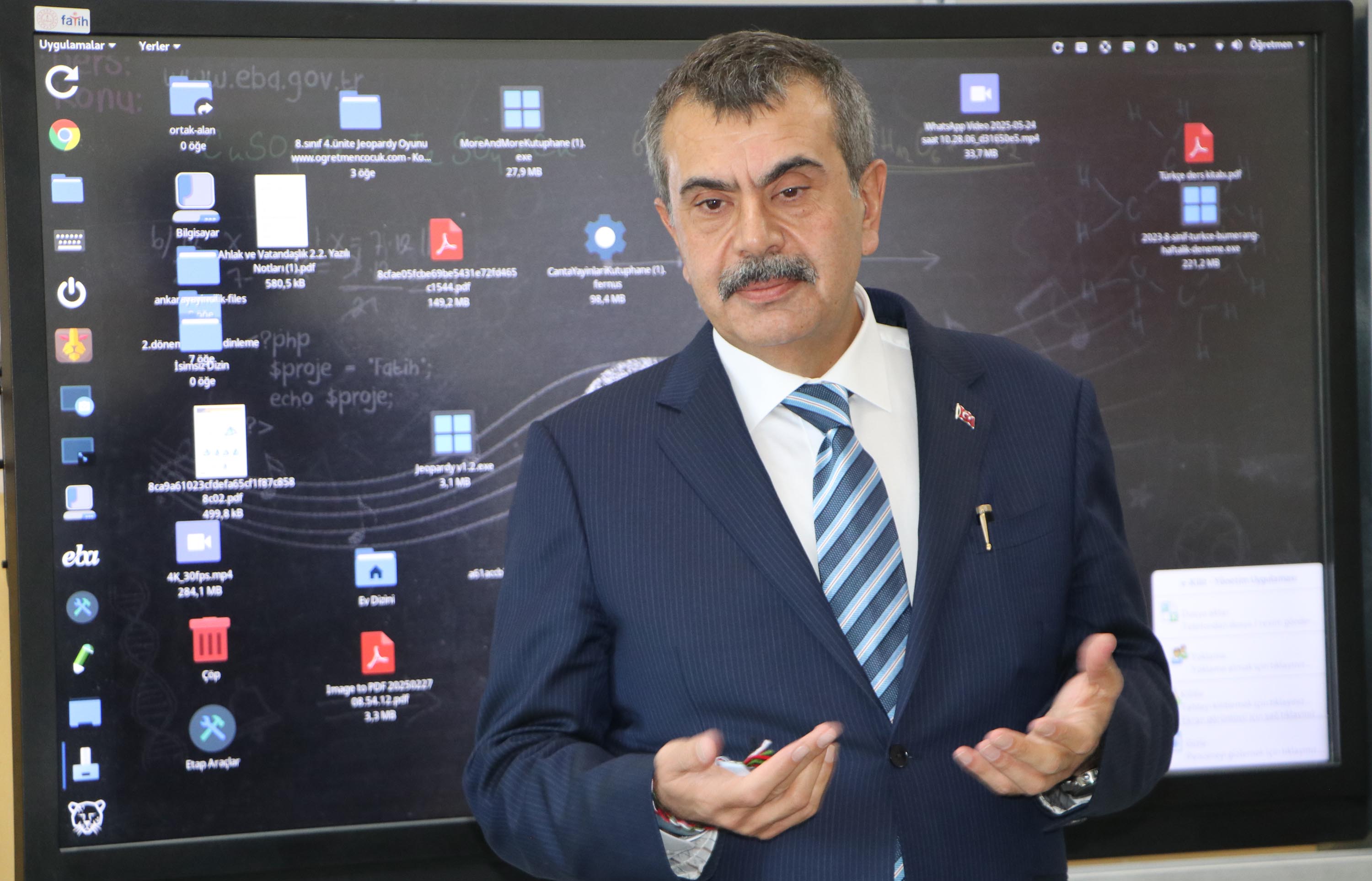 Bakan Tekin basın ziyareti