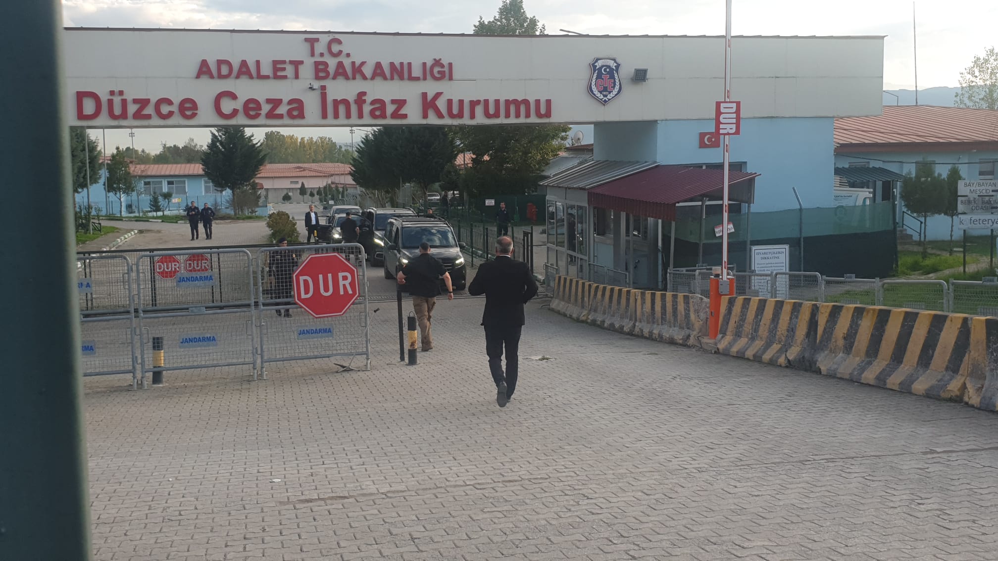Özgür Özel Düzce Cezaevi Ziyareti