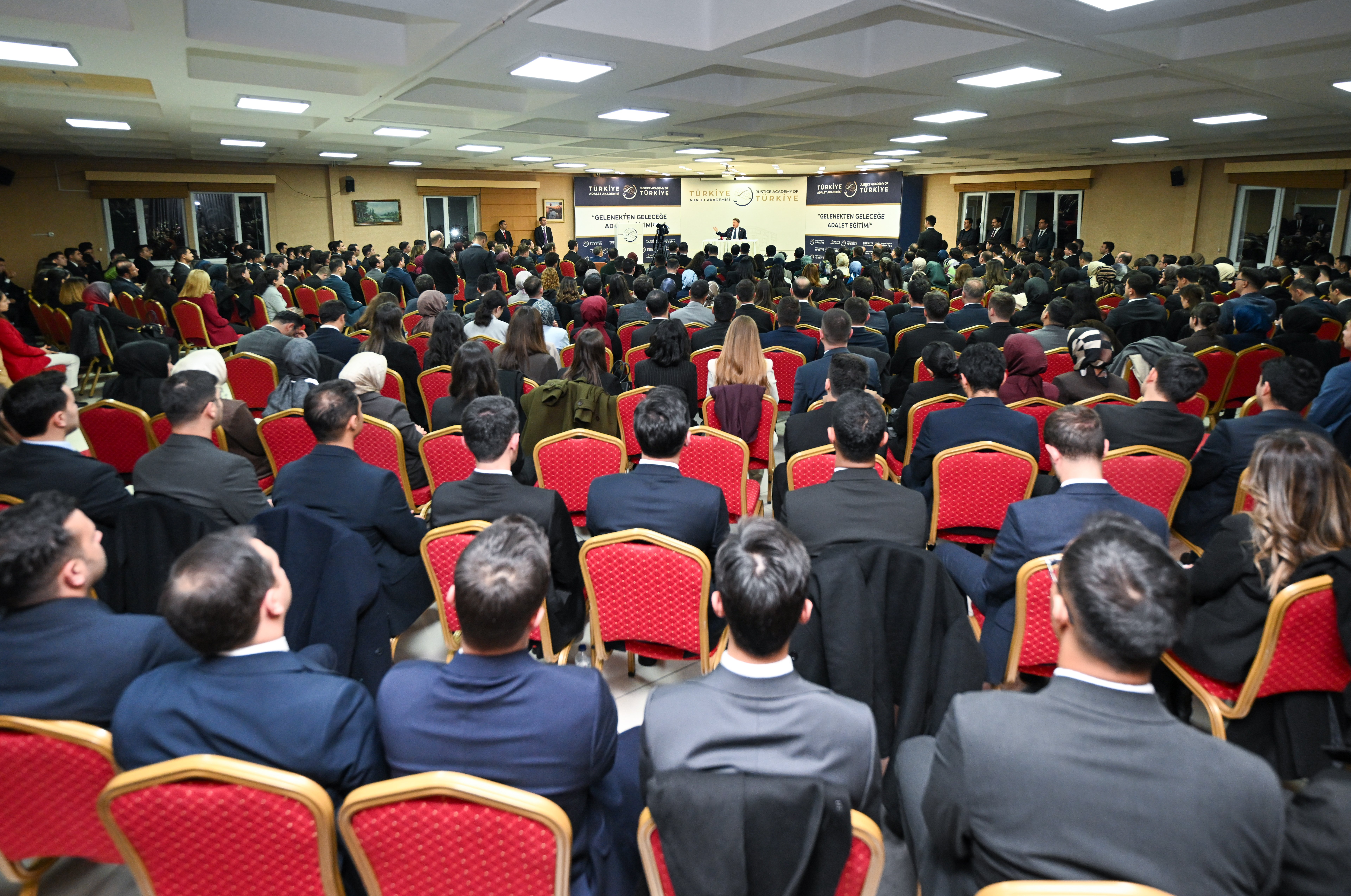 Adalet Bakanı Yılmaz Tunç konuşma yapıyor