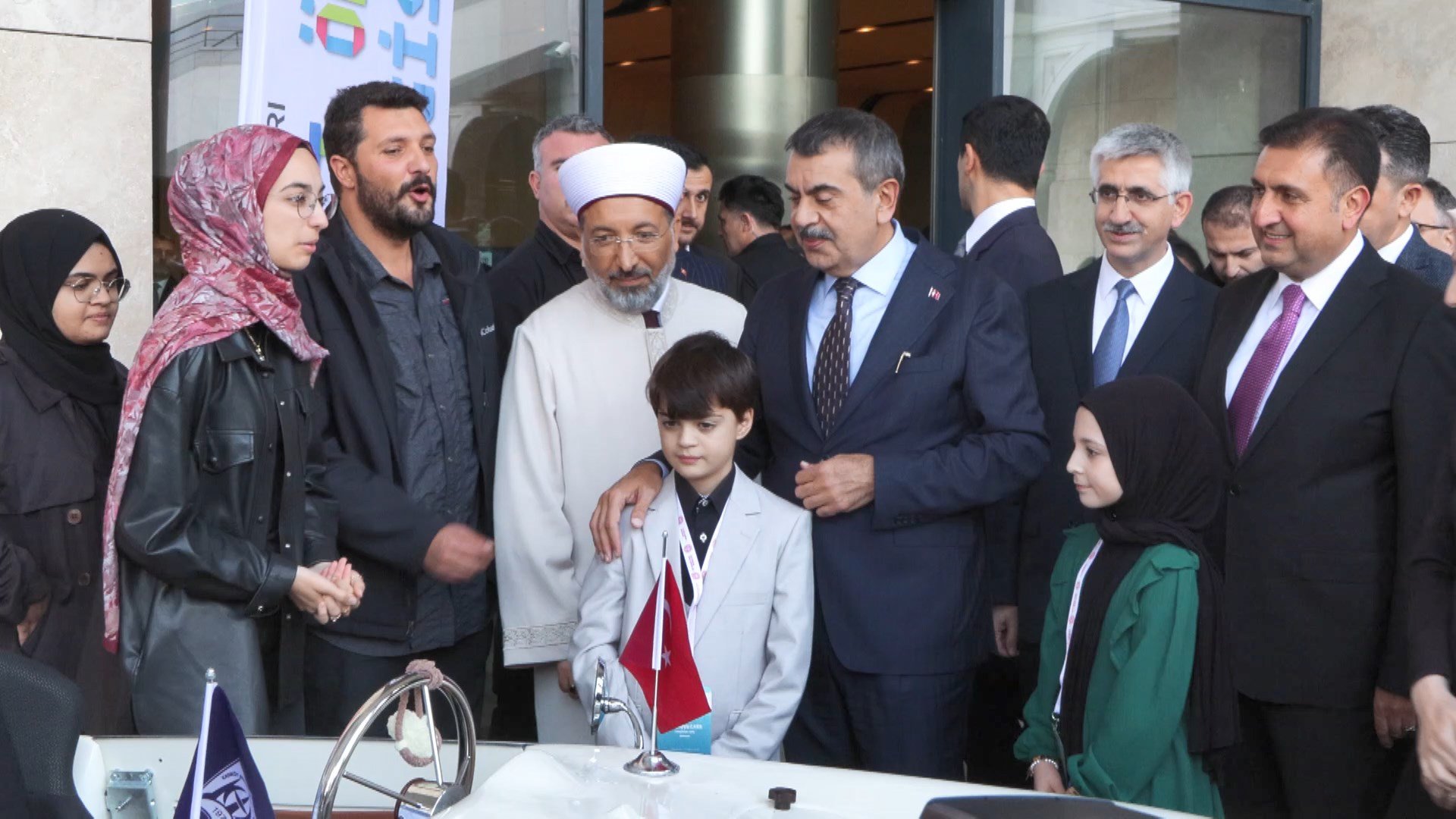Bakan Yusuf Tekin