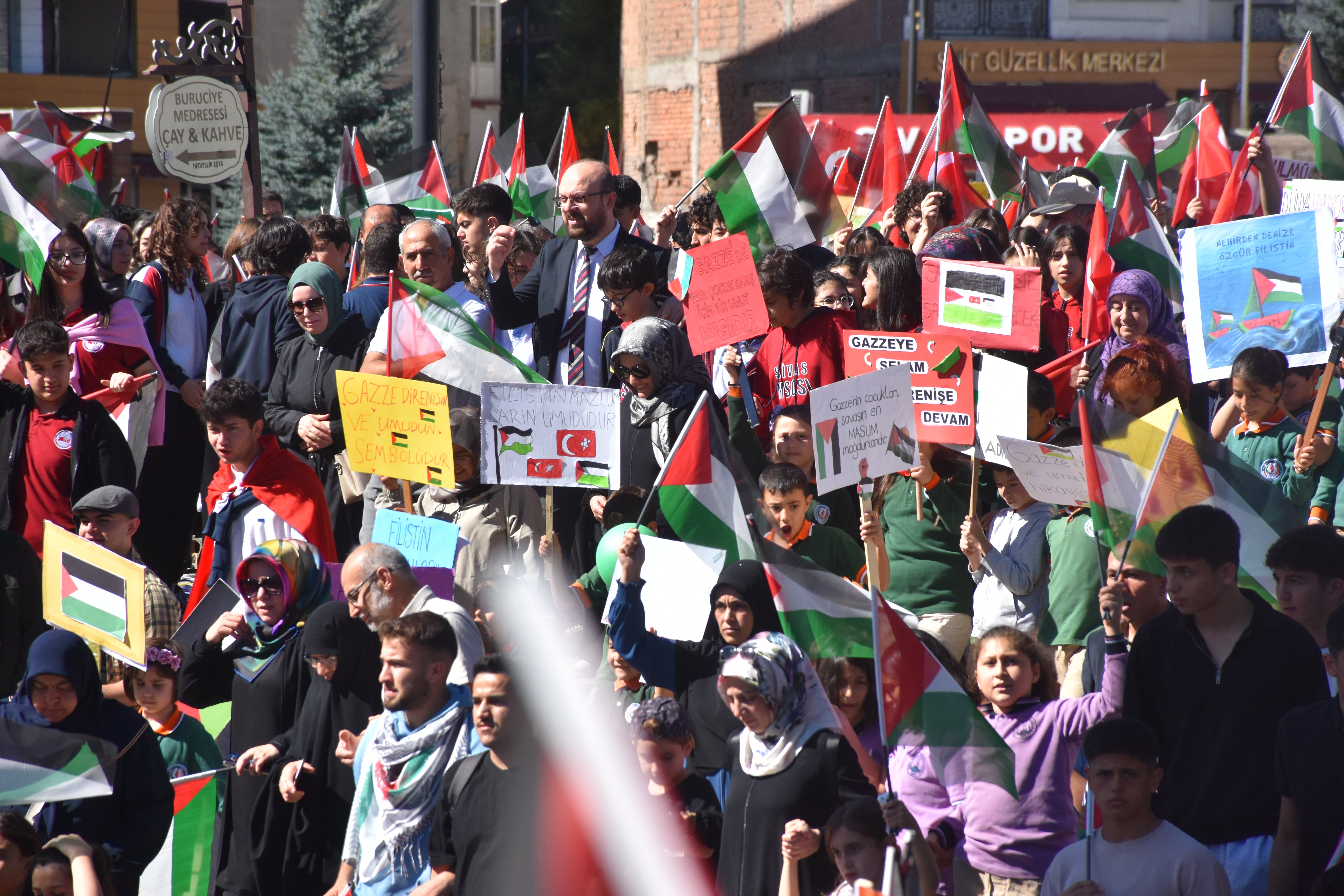 Sivas öğrenci yürüyüşü