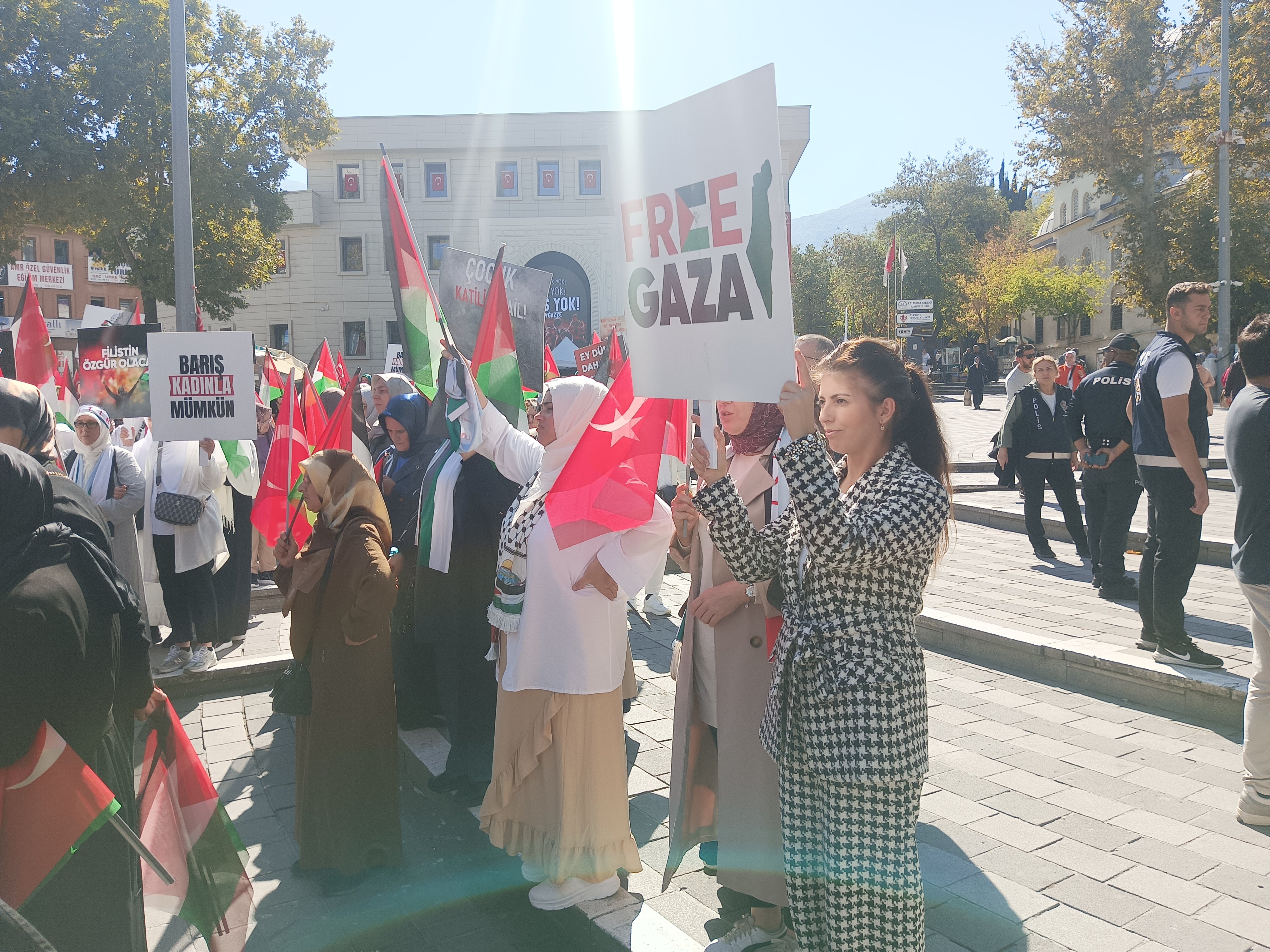 AK Parti Bursa İl Kadın Kolları Başkanı İmren Çavuşoğlu