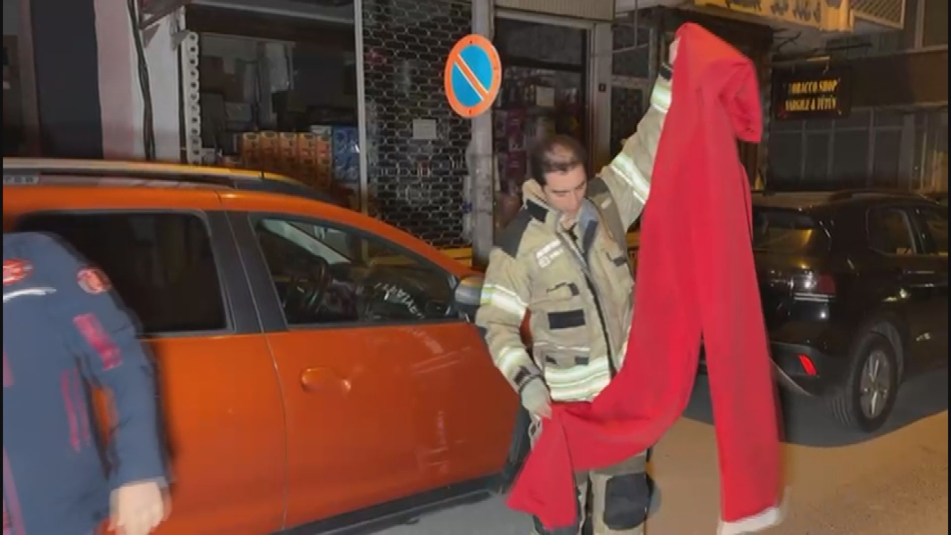 Pilot Hasan Bahar şehit evi bayrak