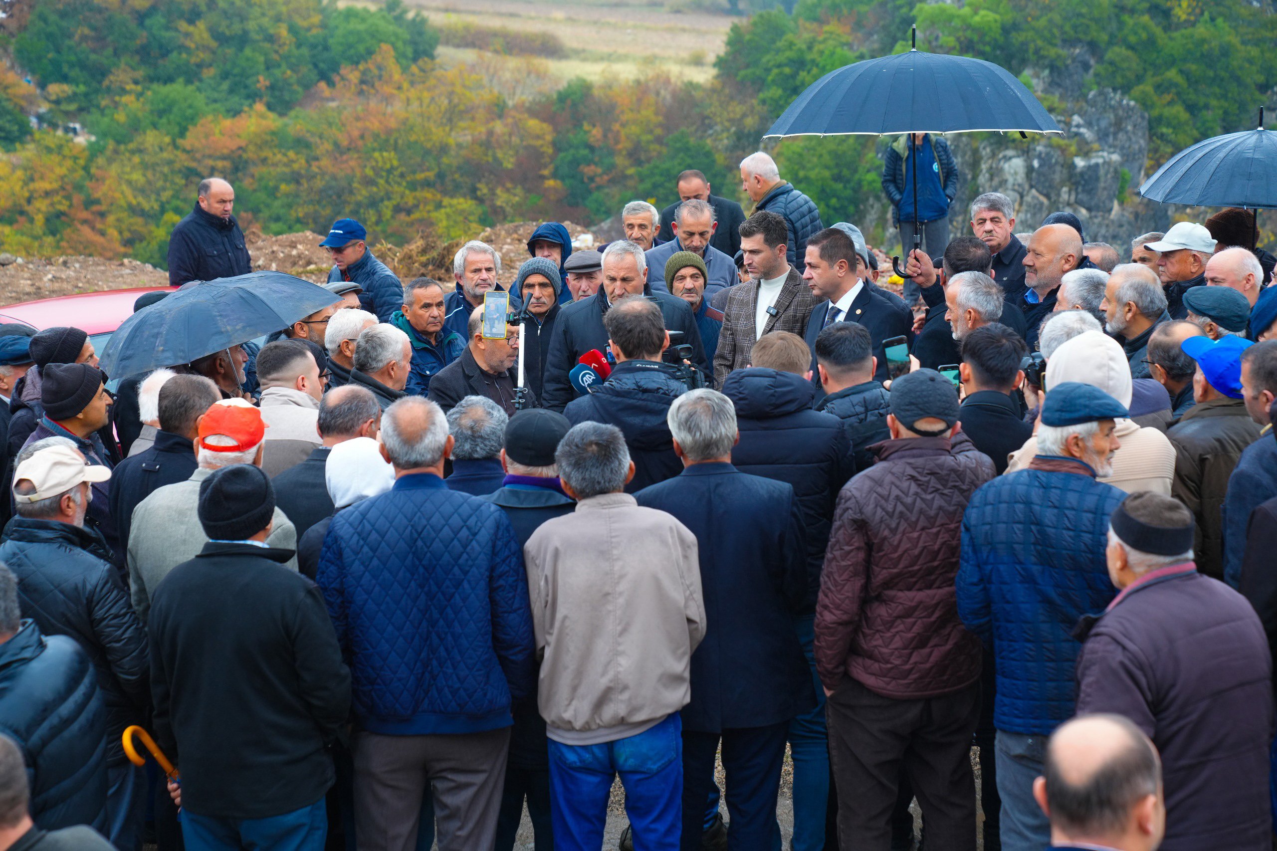 Yücel Bulut vatandaşlarla