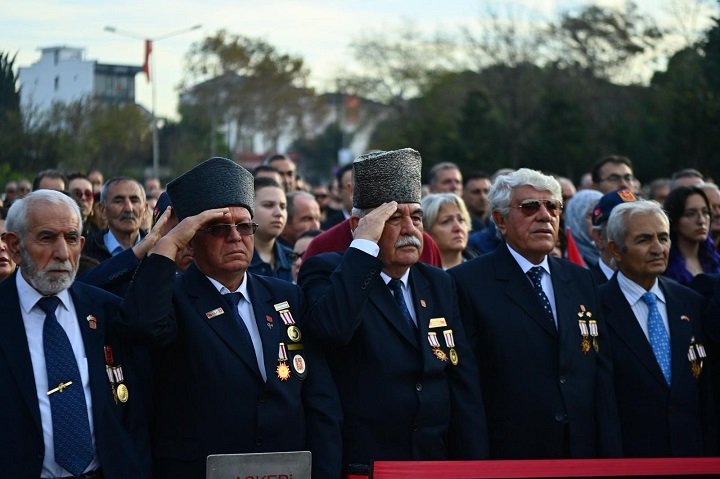 Tuzla Öğrenciler 10 Kasım Performansları