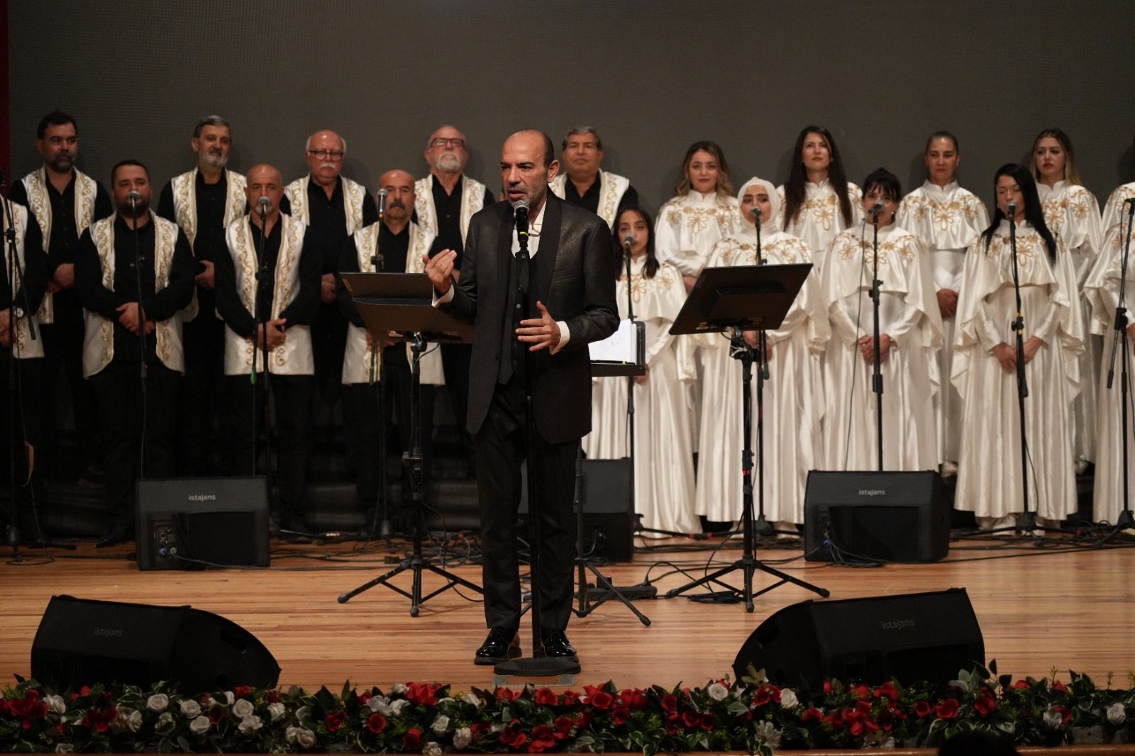 Medeniyetler Korosu Şefi Yılmaz Özfırat