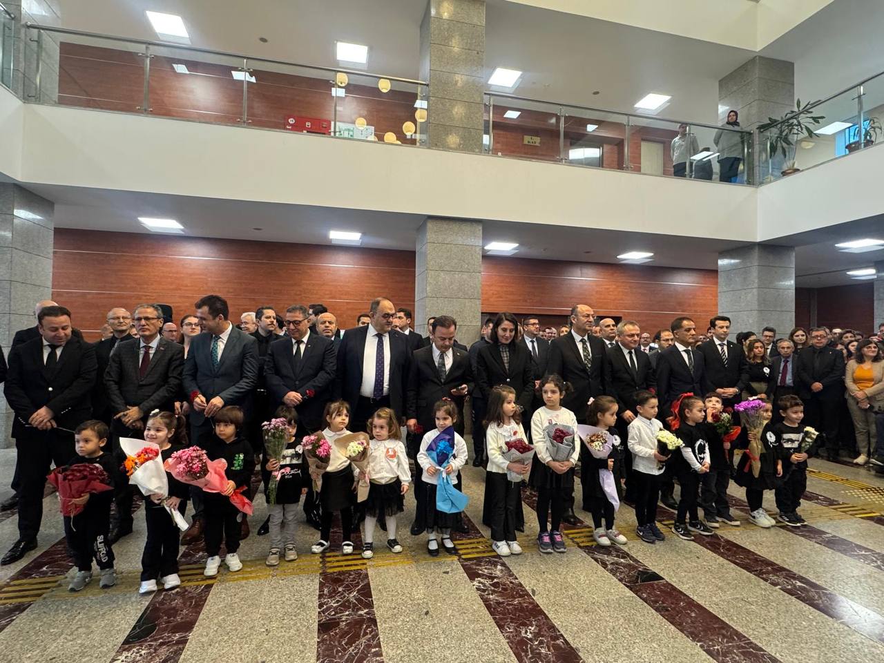 Adliye Personeli Saygı Duruşu