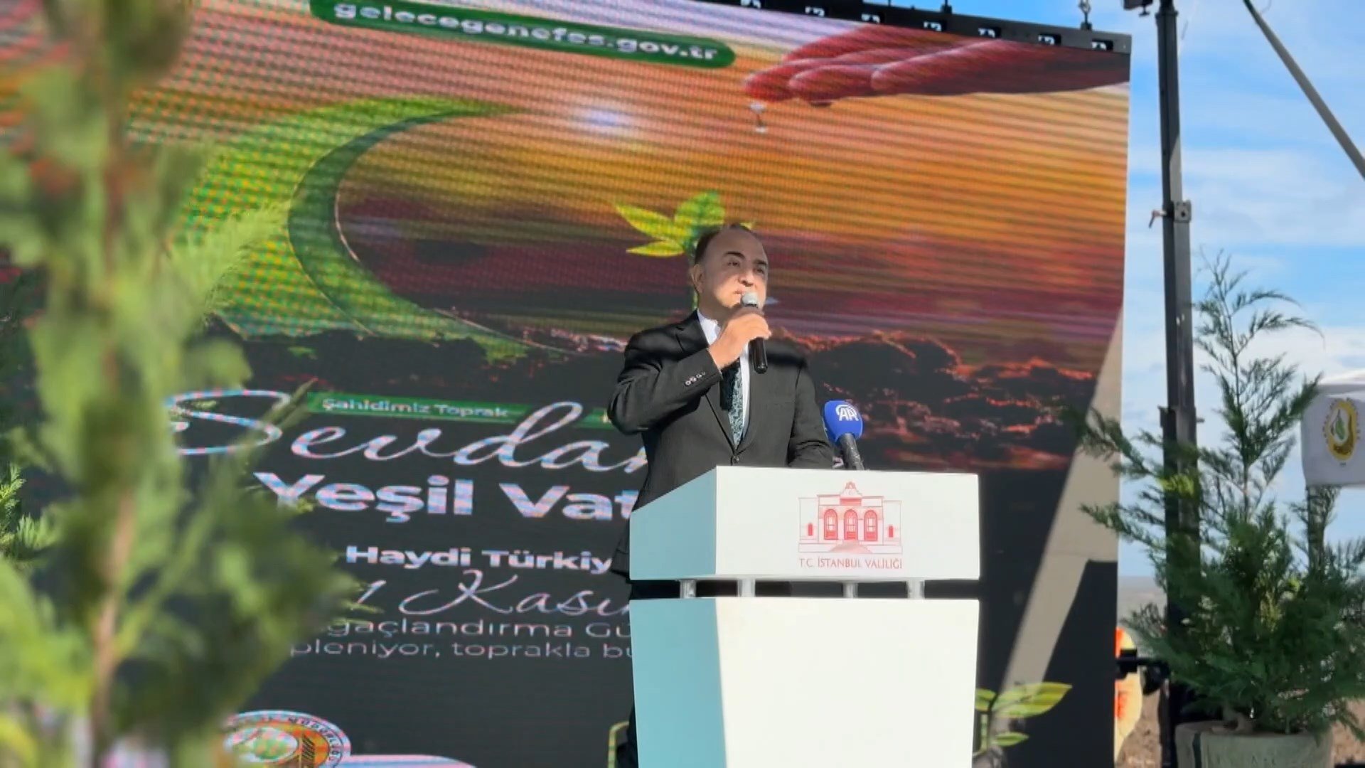 Aileler fidan dikiyor