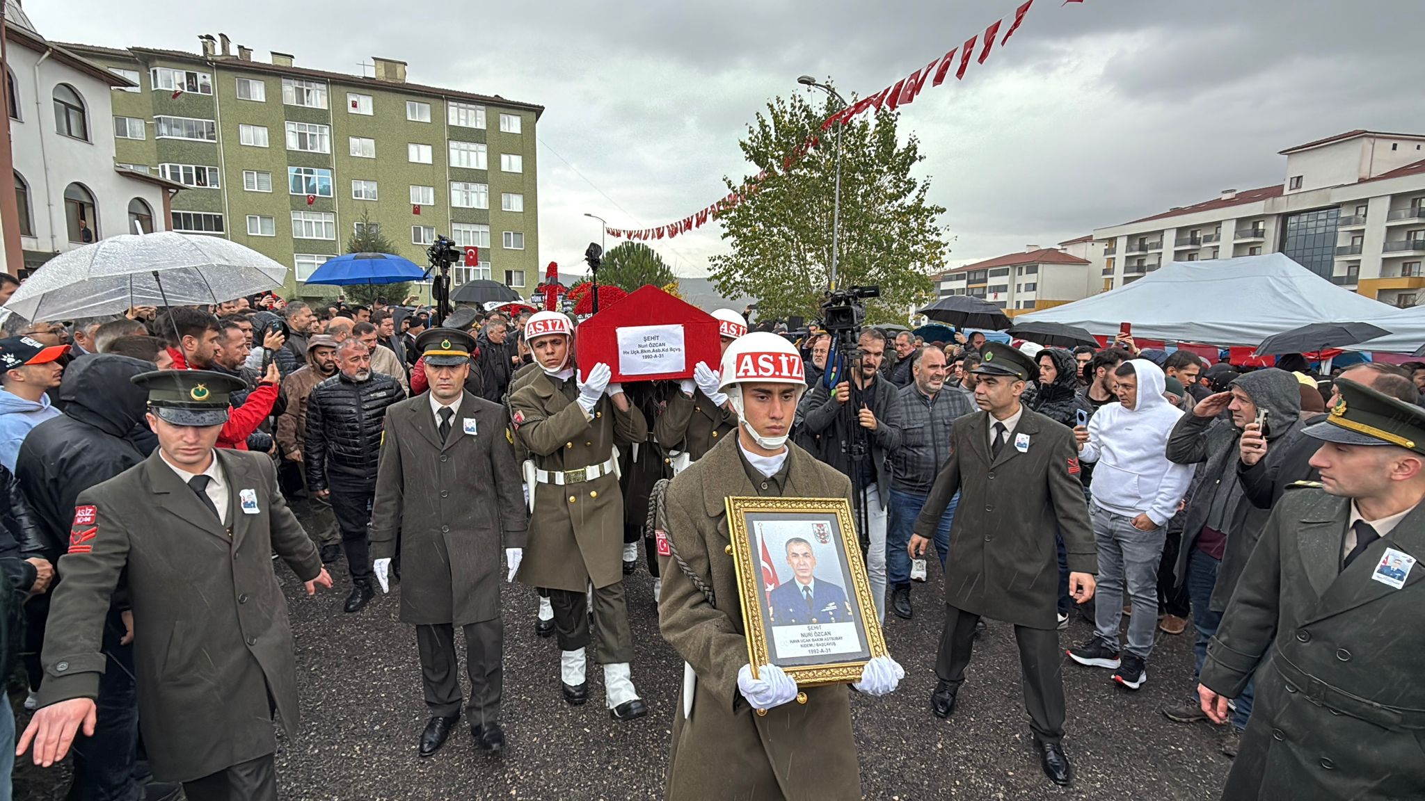 Şehit Nuri Özcan cenaze töreni devlet yetkilileri