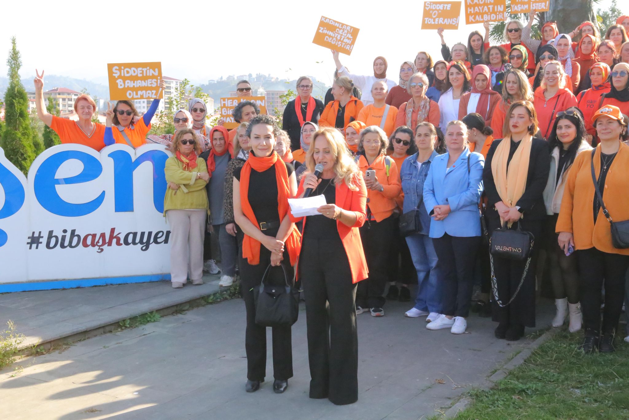 Rize kadın konvoyu araçları