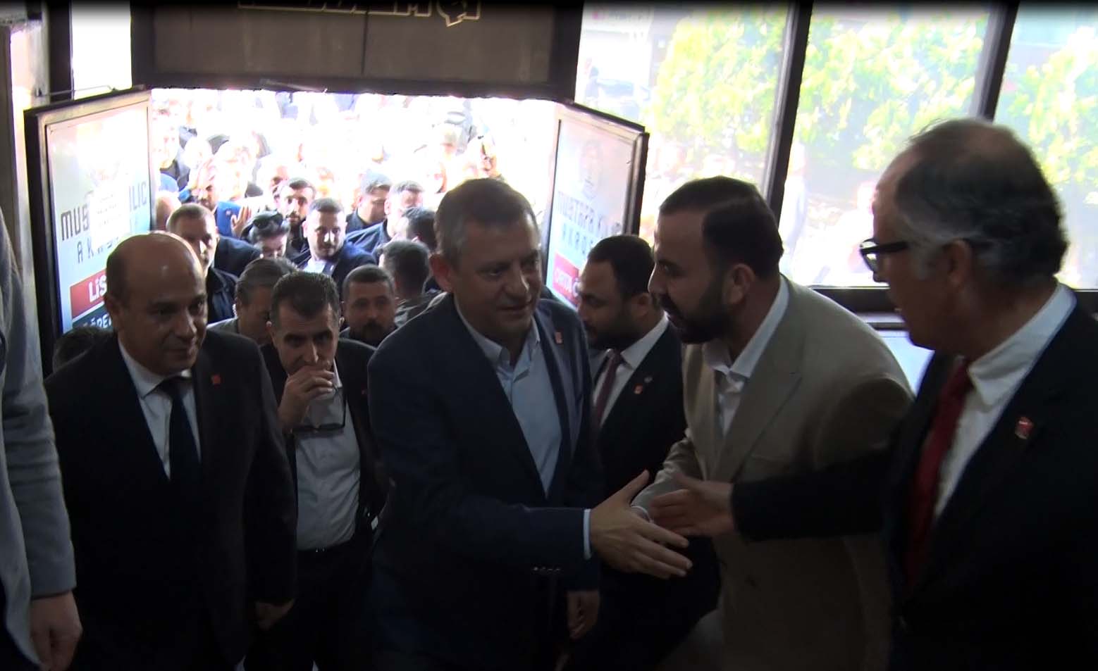 Özgür Özel Mansur Yavaş