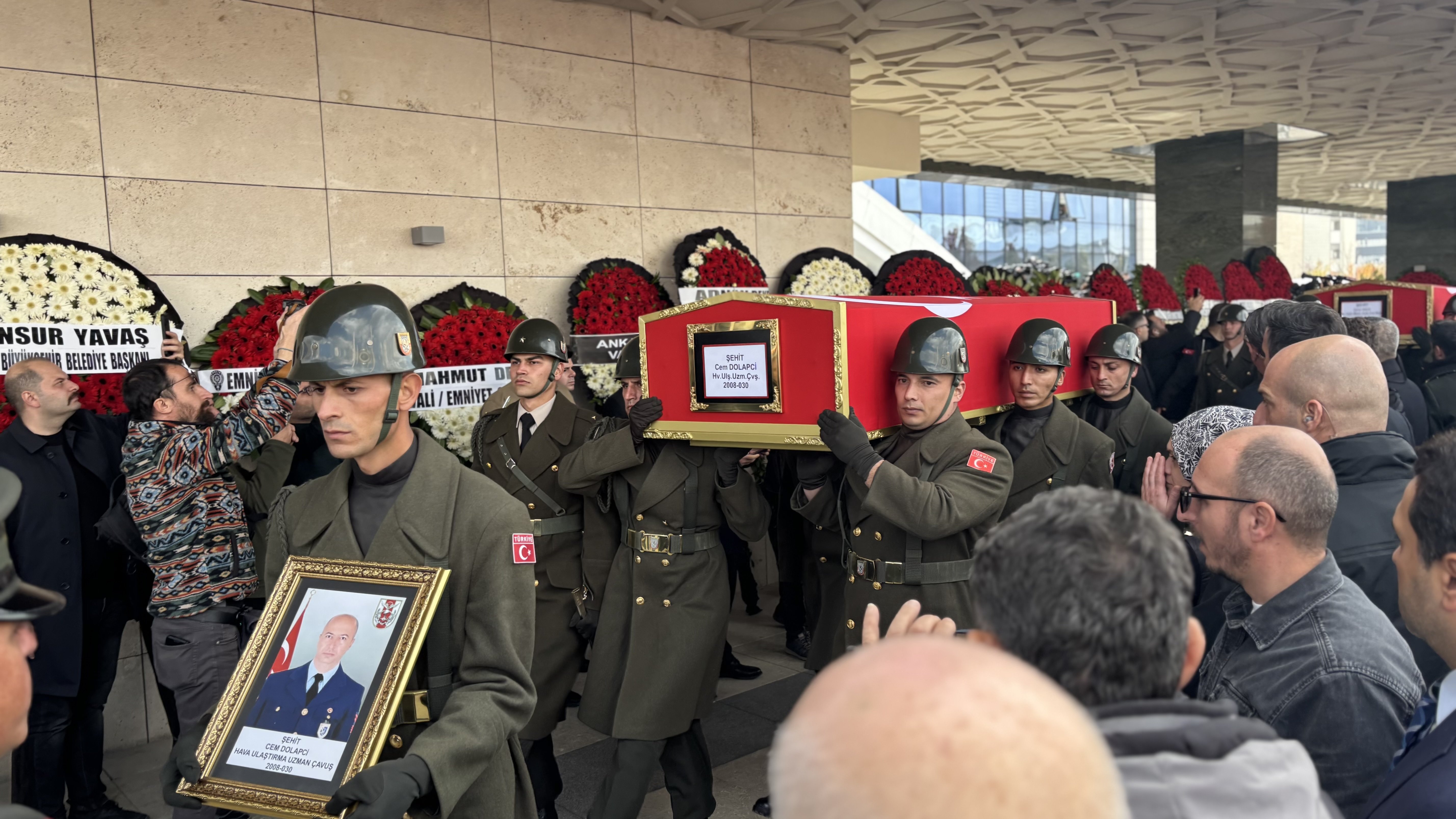 Şehitler memleketlerine uğurlanıyor