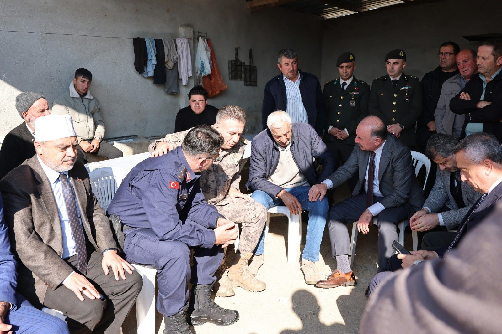 Çorum Valisi Ali Çalgan şehit ailesi ziyareti