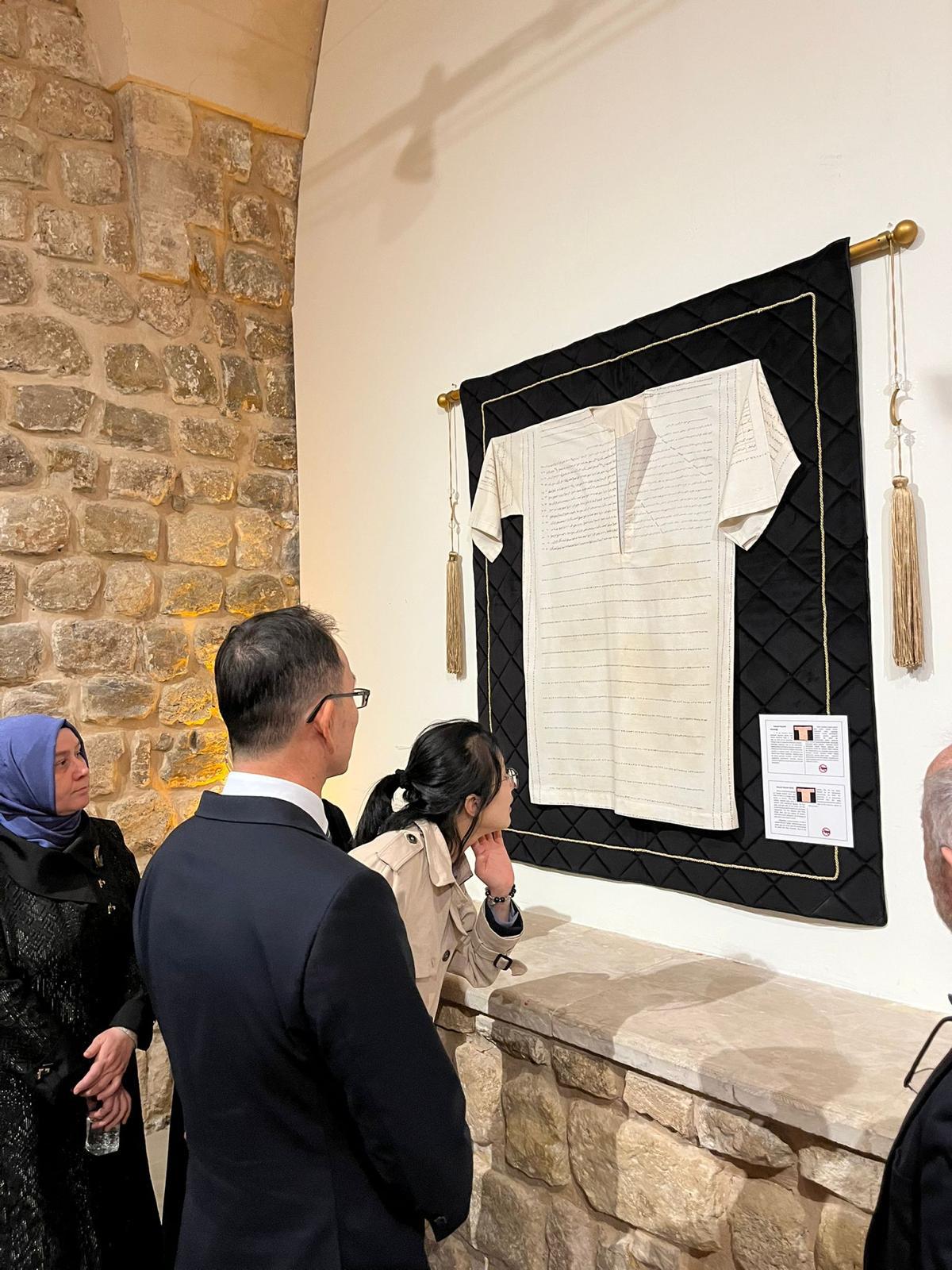 Dualı Sultan Gömlekleri sergisi