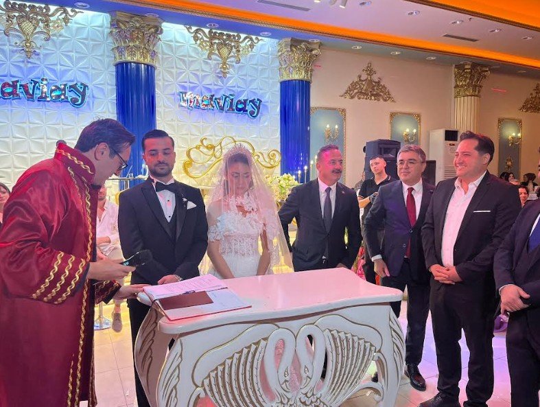 Nikah töreni Anahtar Parti