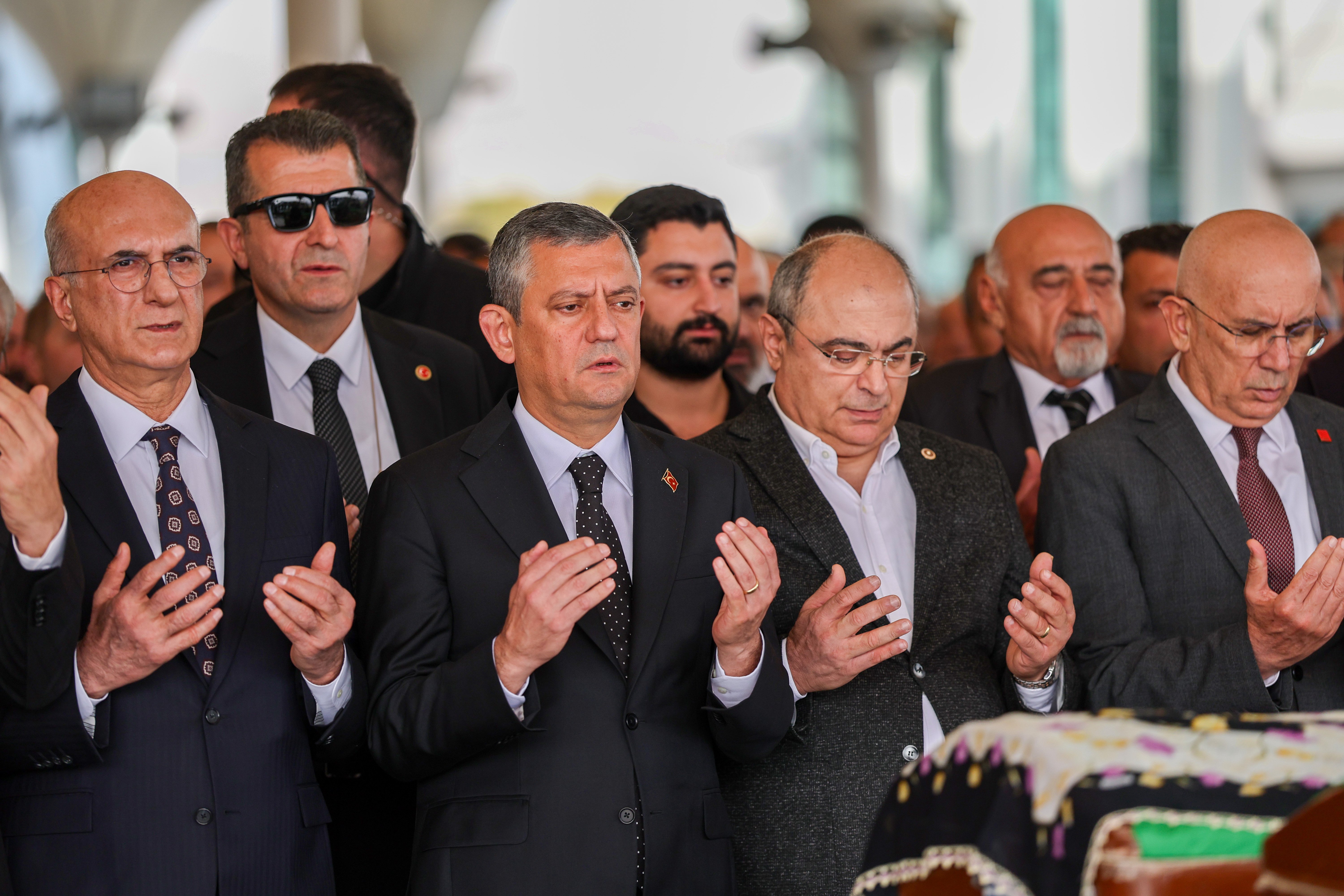 Özgür Özel cenaze namazı