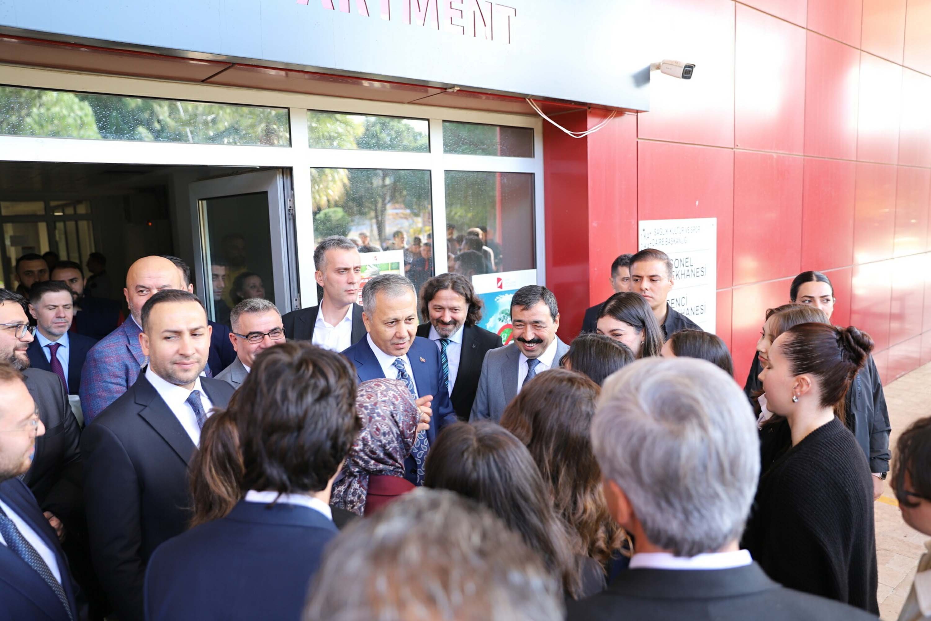 Bakan Yerlikaya üniversite