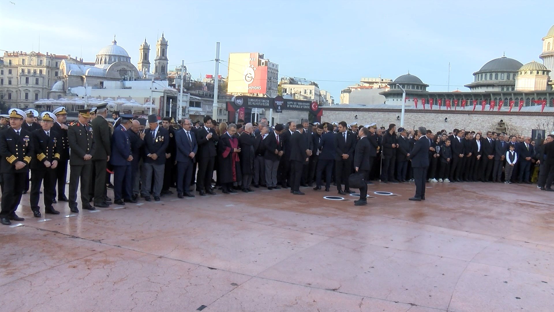 Taksim Meydanı Saygı Duruşu