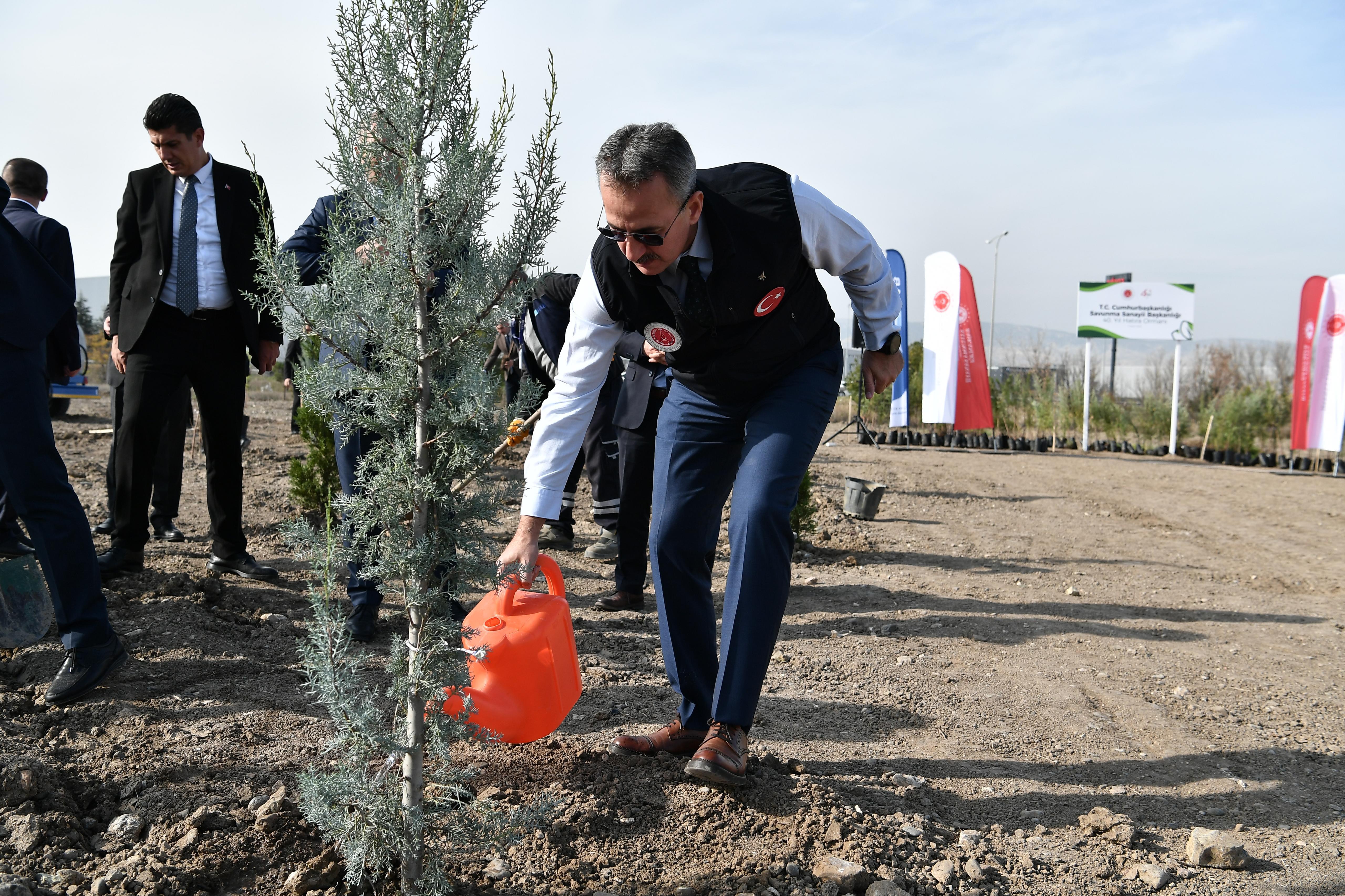 Haluk Görgün ağaç dikim etkinliği