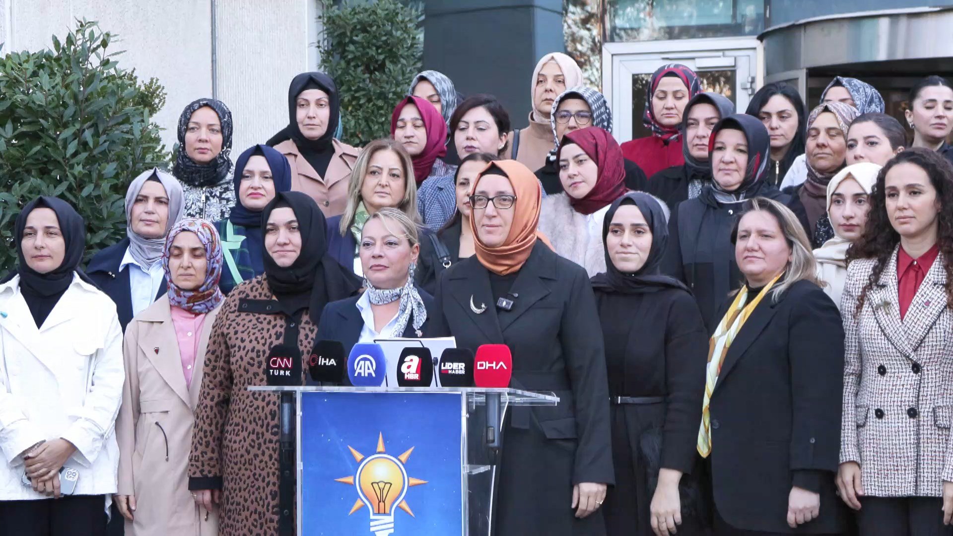 AK Parti İstanbul Kadın Kolları Başkanı Saliha Demirer