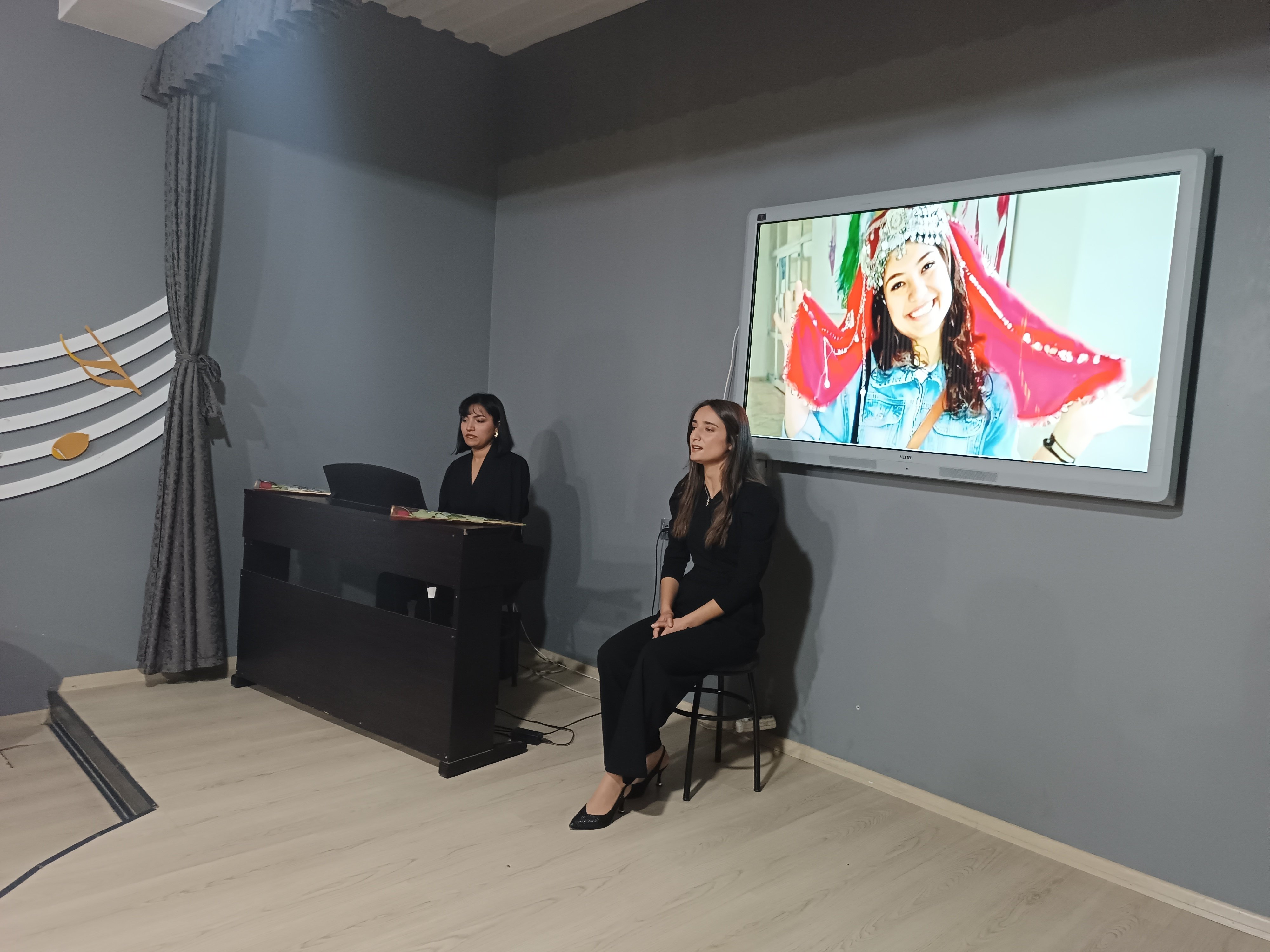 Aybüke Yalçın Müzik Atölyesi