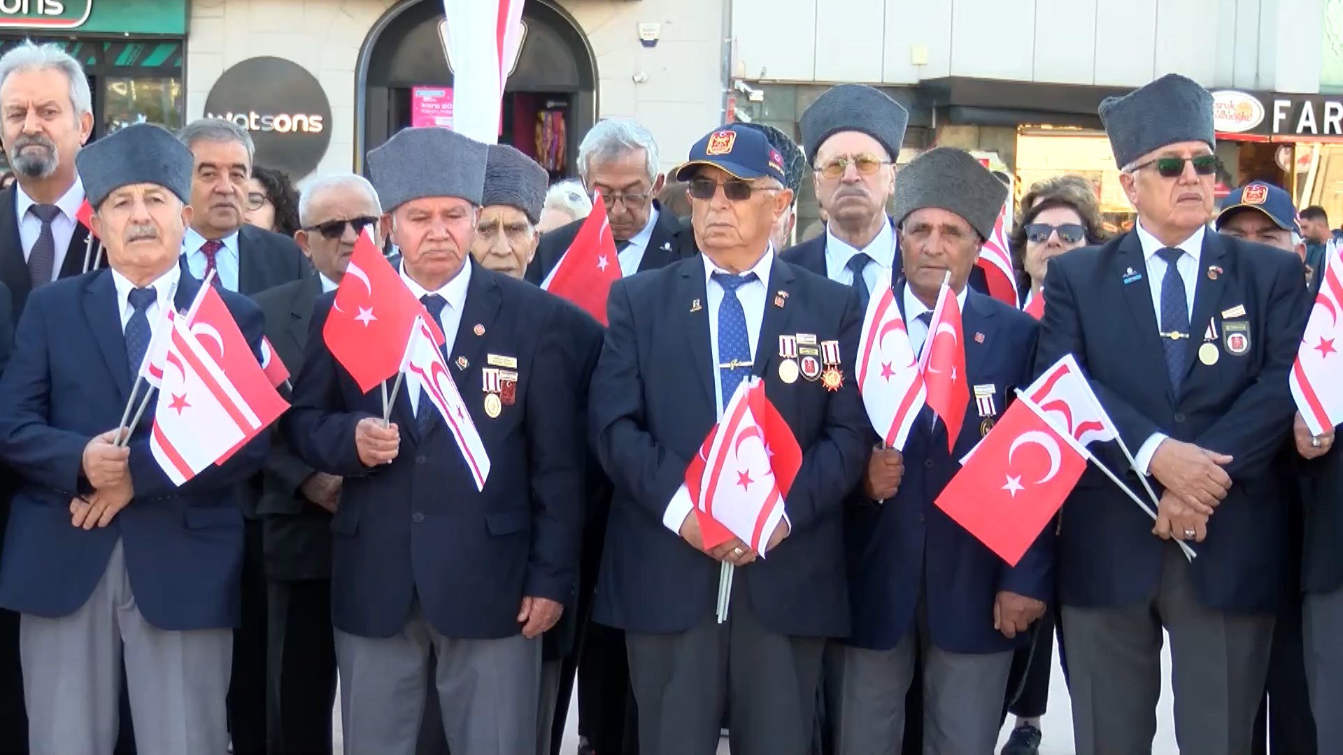 KKTC töreni katılımcıları