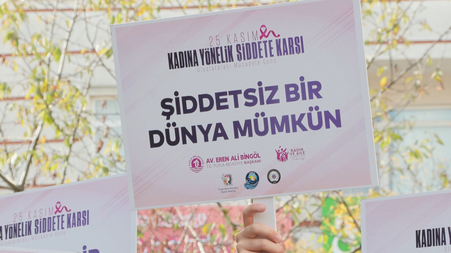 Tuzla Belediyesi Şiddet Karşıtı Pankartlar