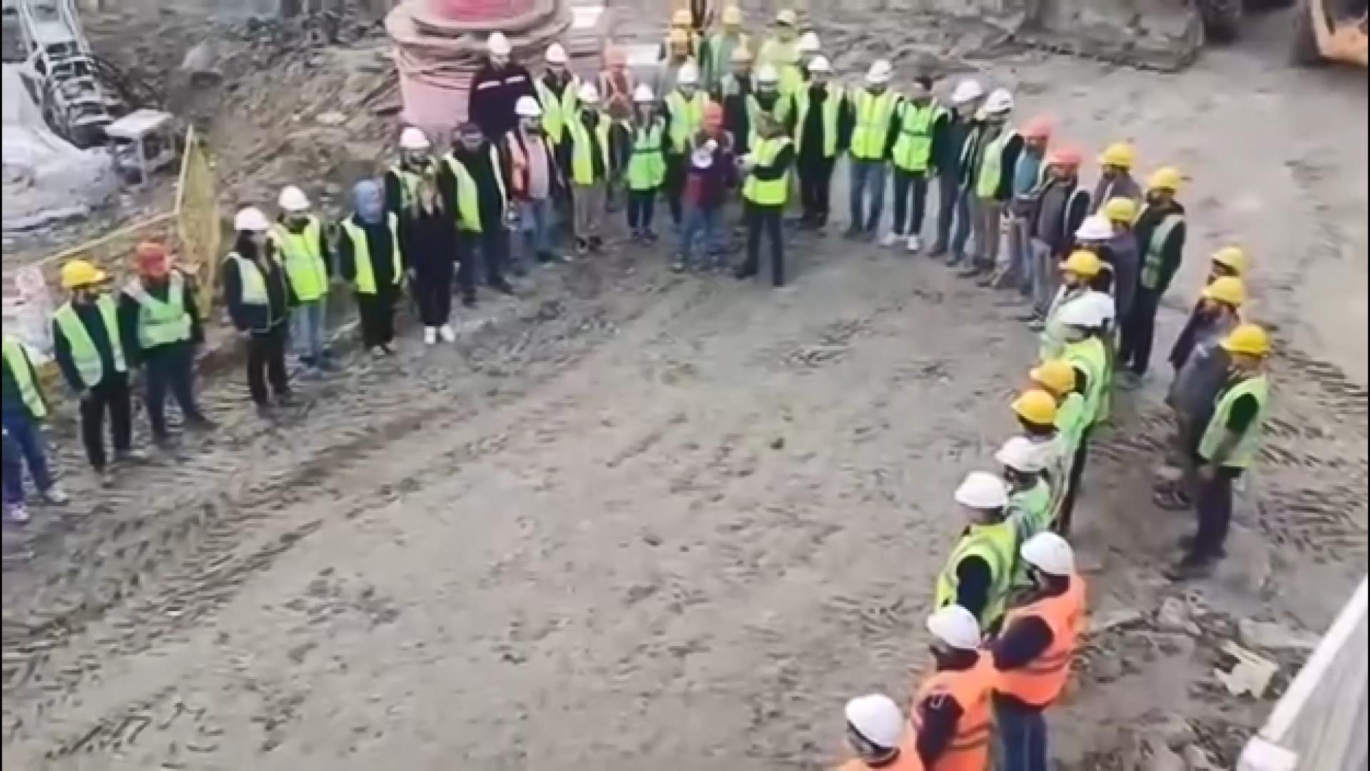 10 Kasım Başakşehir inşaat işçileri saygı duruşu