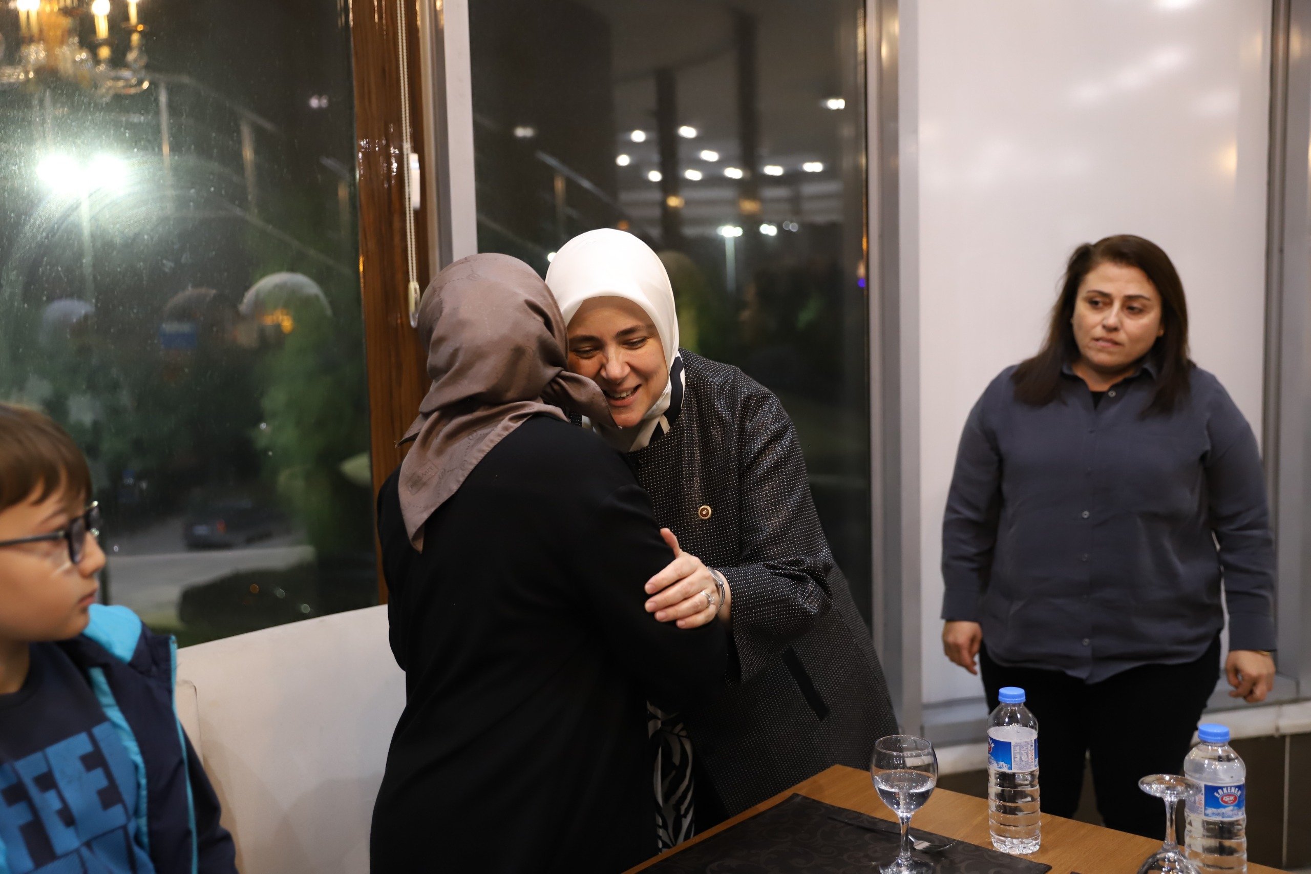 AK Parti Kadın Kolları öğretmen buluşması