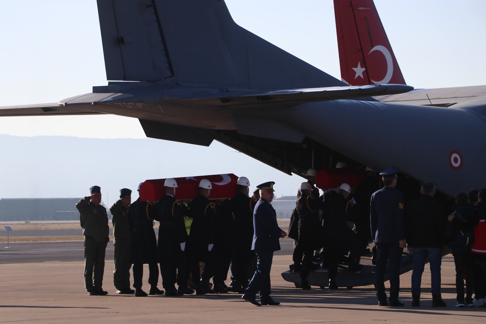 Şehitler İçin Saygı Nöbeti