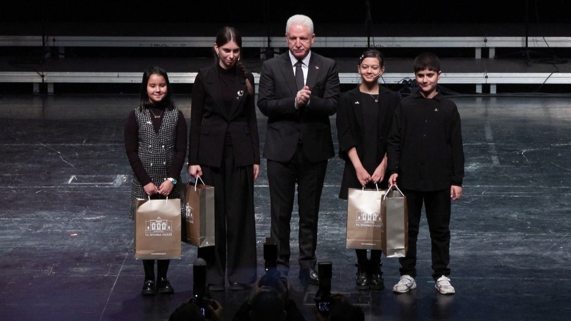 İstanbul Valisi Davut Gül Atatürk Sergisi