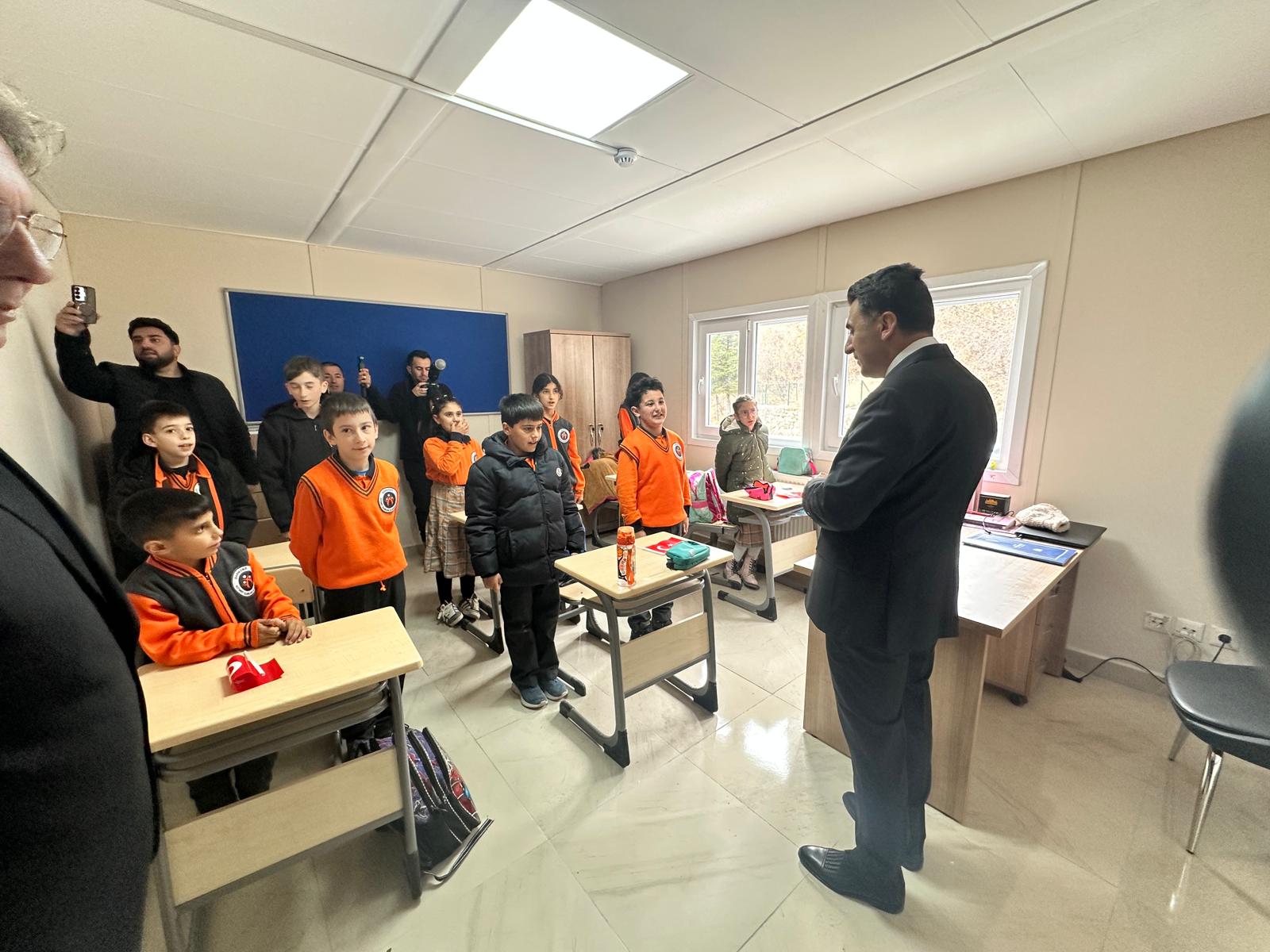 Anma töreni katılımcıları