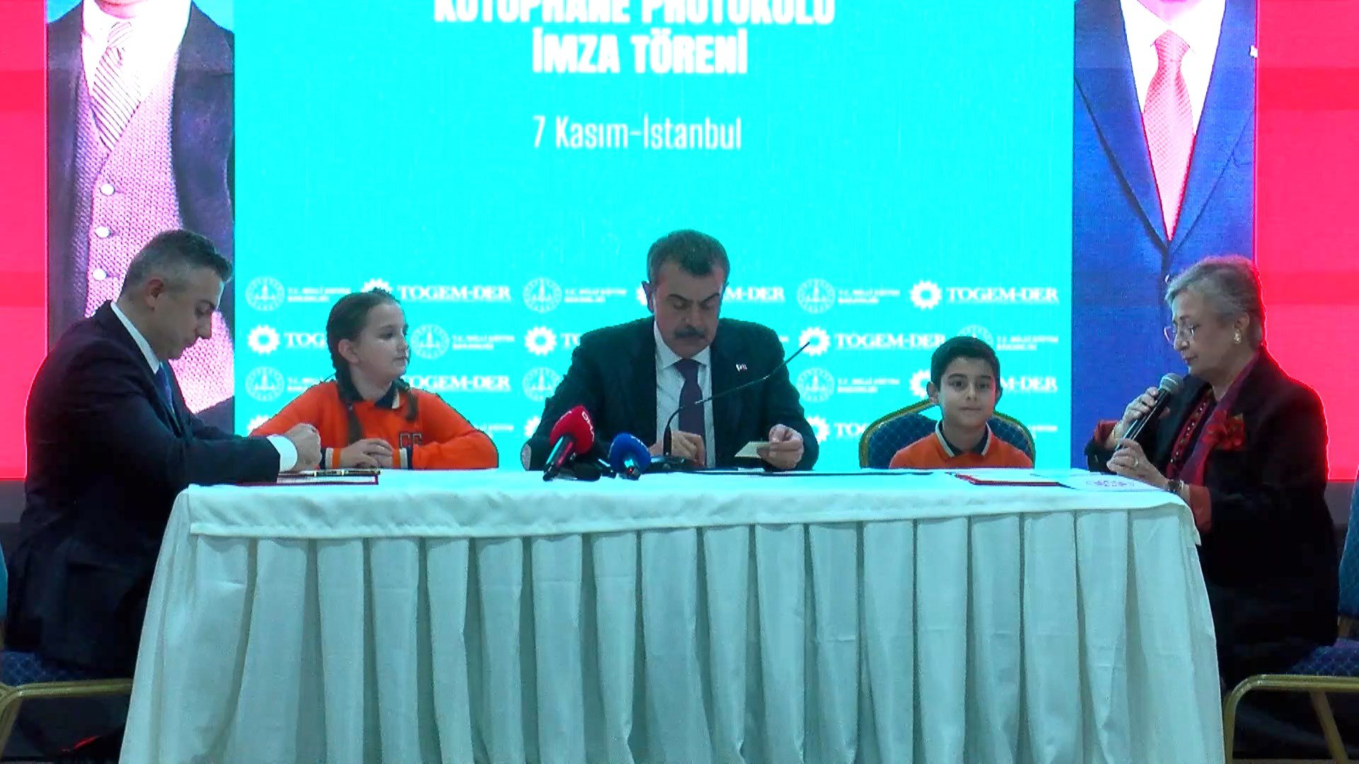 Bakan Tekin Kütüphane Açılışı