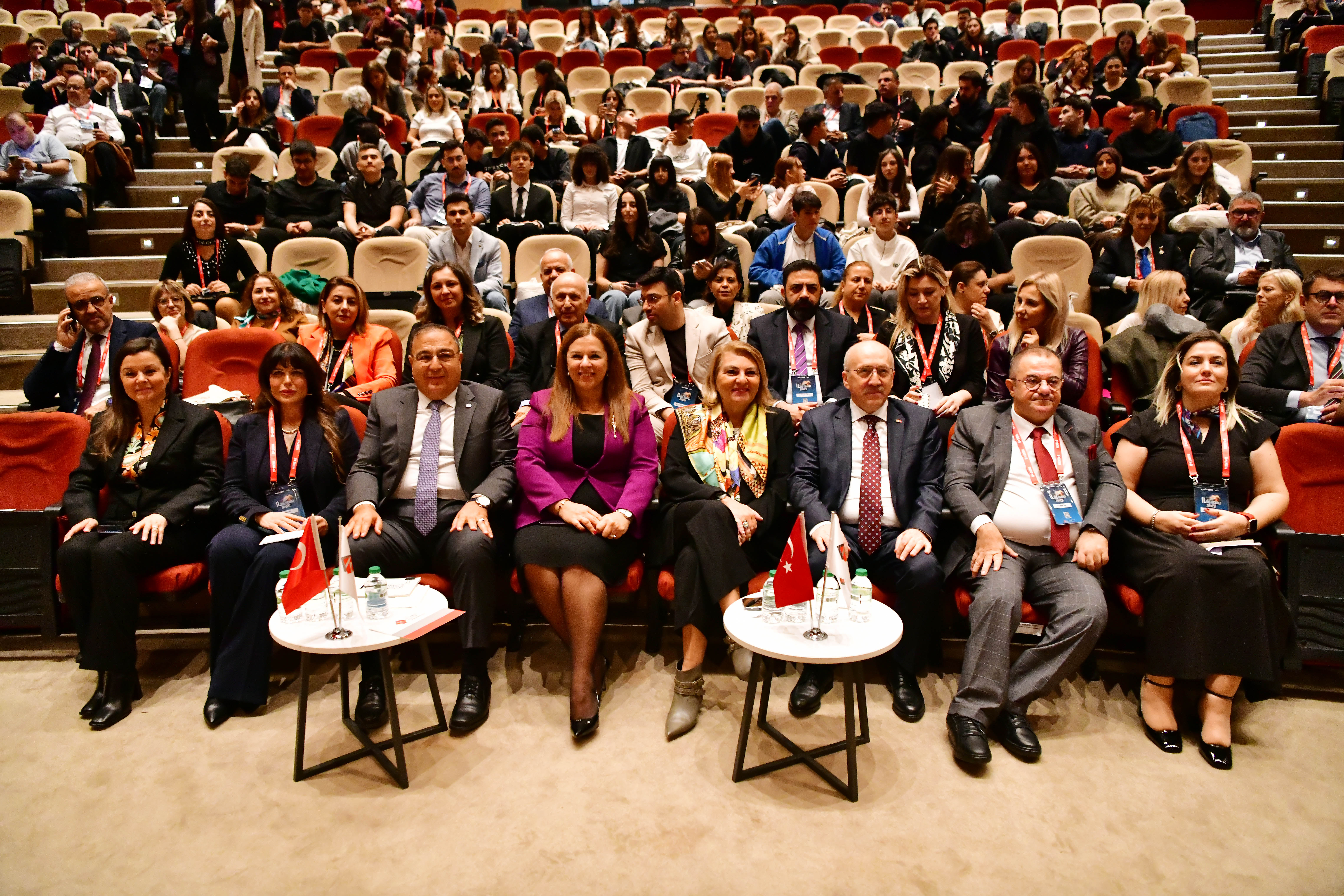 Dış Ticaret Zirvesi Katılımcıları