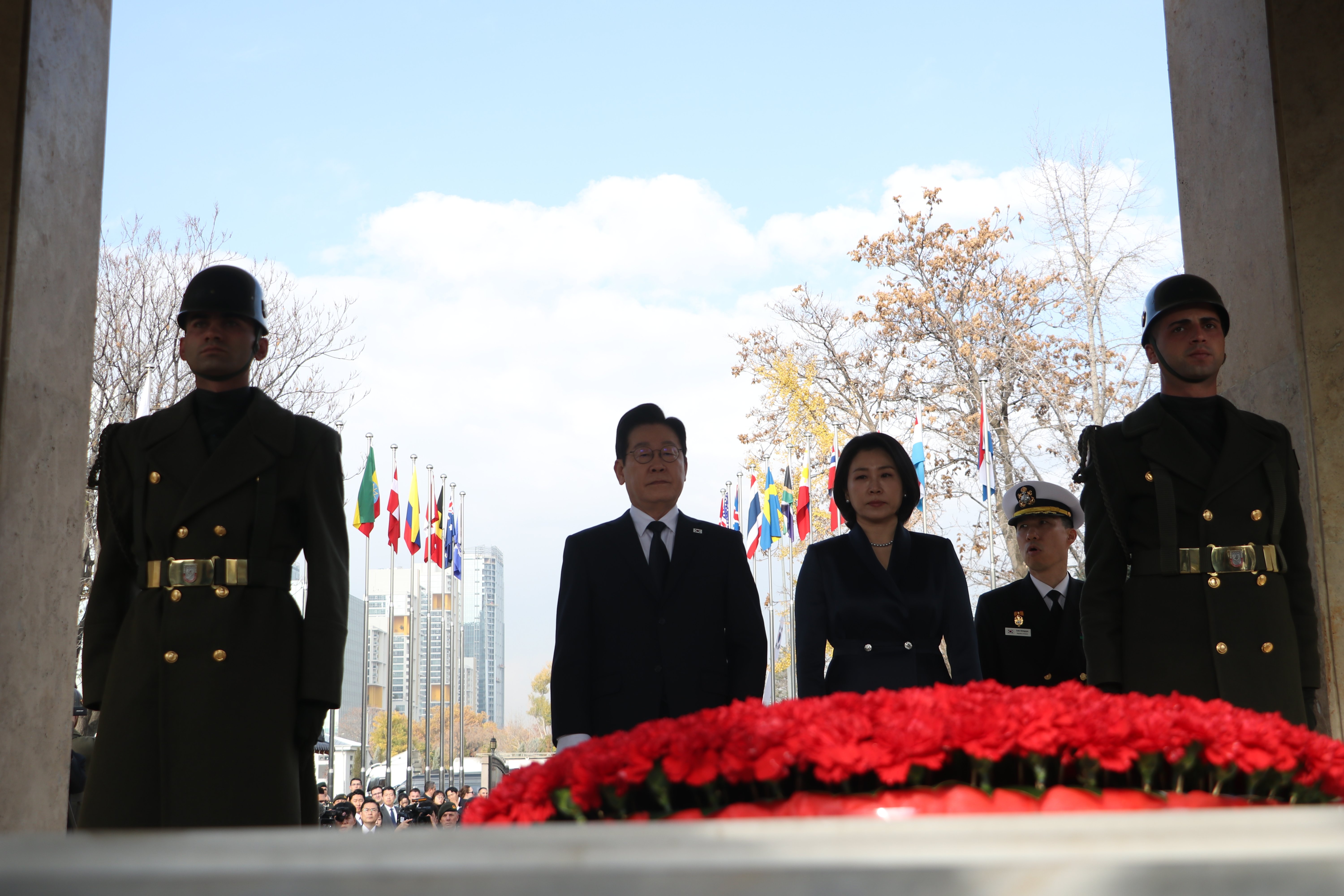 Lee Jae Myung gazilerle